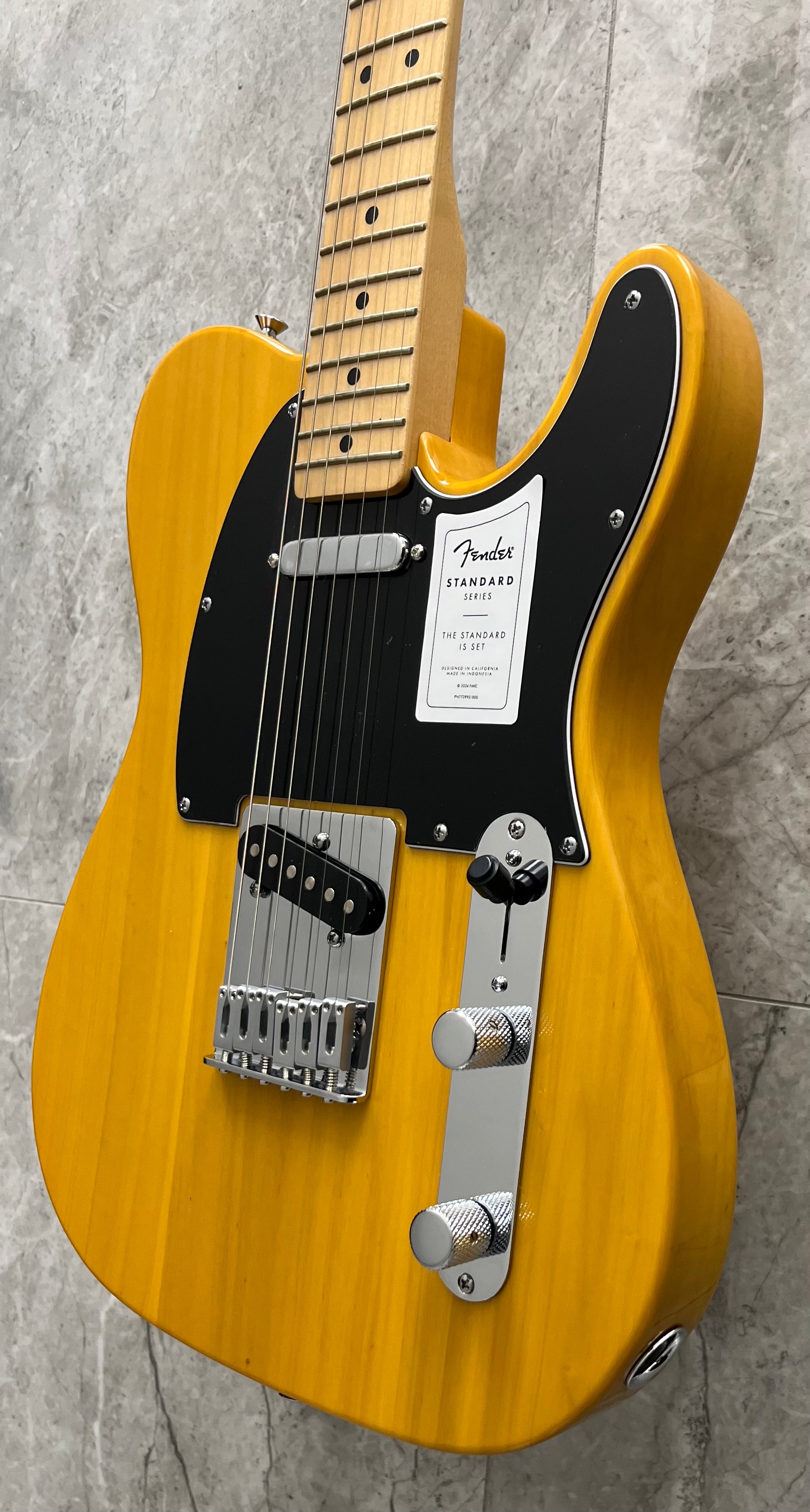 FENDER Standard Telecaster Maple Fingerboard, Black Pickguard, Butterscotch Blonde 0266021550 NEW 2025 MODEL SERIAL NUMBER ISFL24000836 - 8.0 LBS
