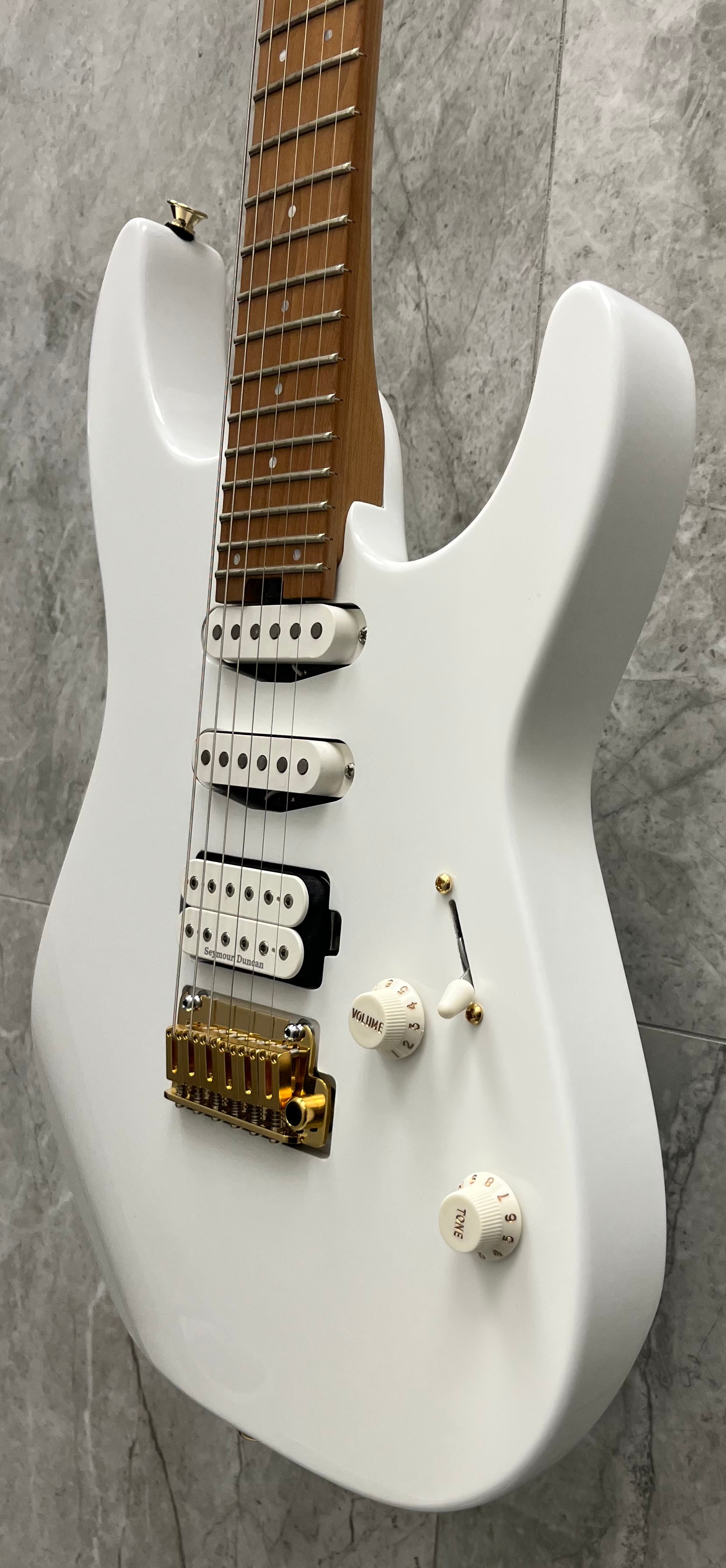 Charvel Pro-Mod DK24 HSS 2PT CM Caramelized Maple Fingerboard Snow White 2969413576 SERIAL NUMBER MC25000395 - 7.0 LBS