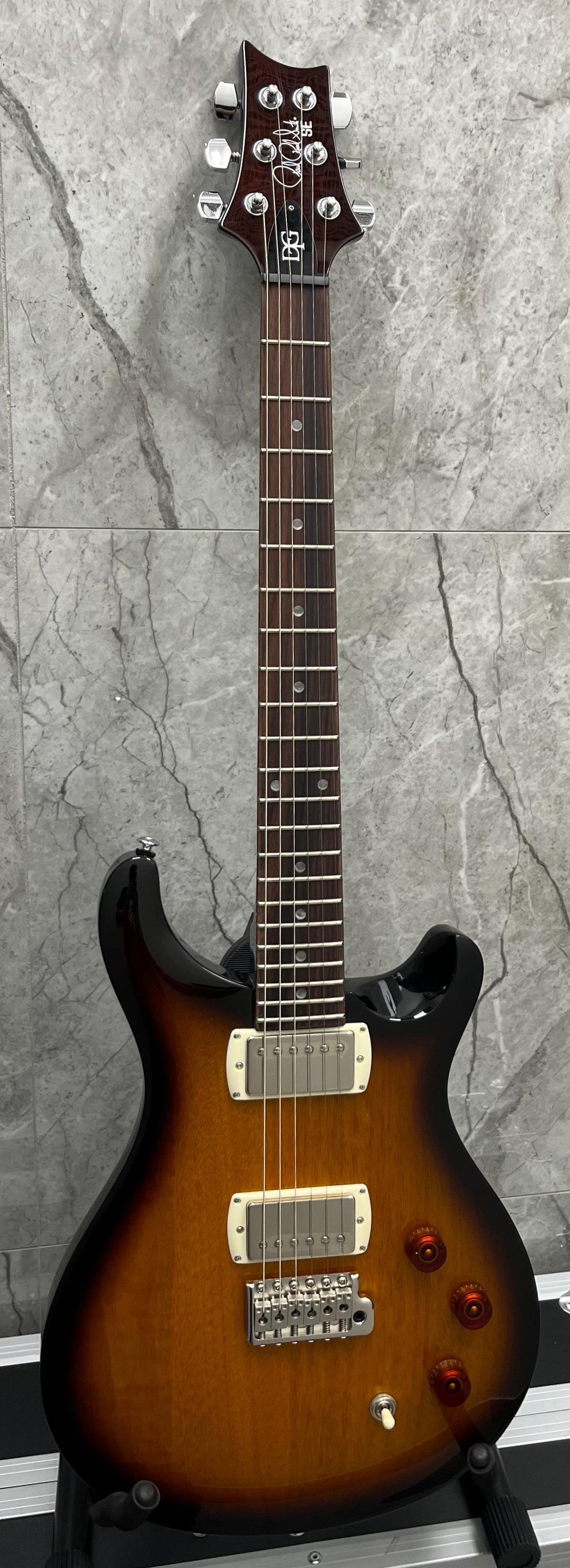 PRS Guitars SE DGT Standard Electric Guitar with Gigbag - McCarty Tobacco Sunburst 116011::MT SERIAL NUMBER CTIH059245 - 7 LBS 4 OZ