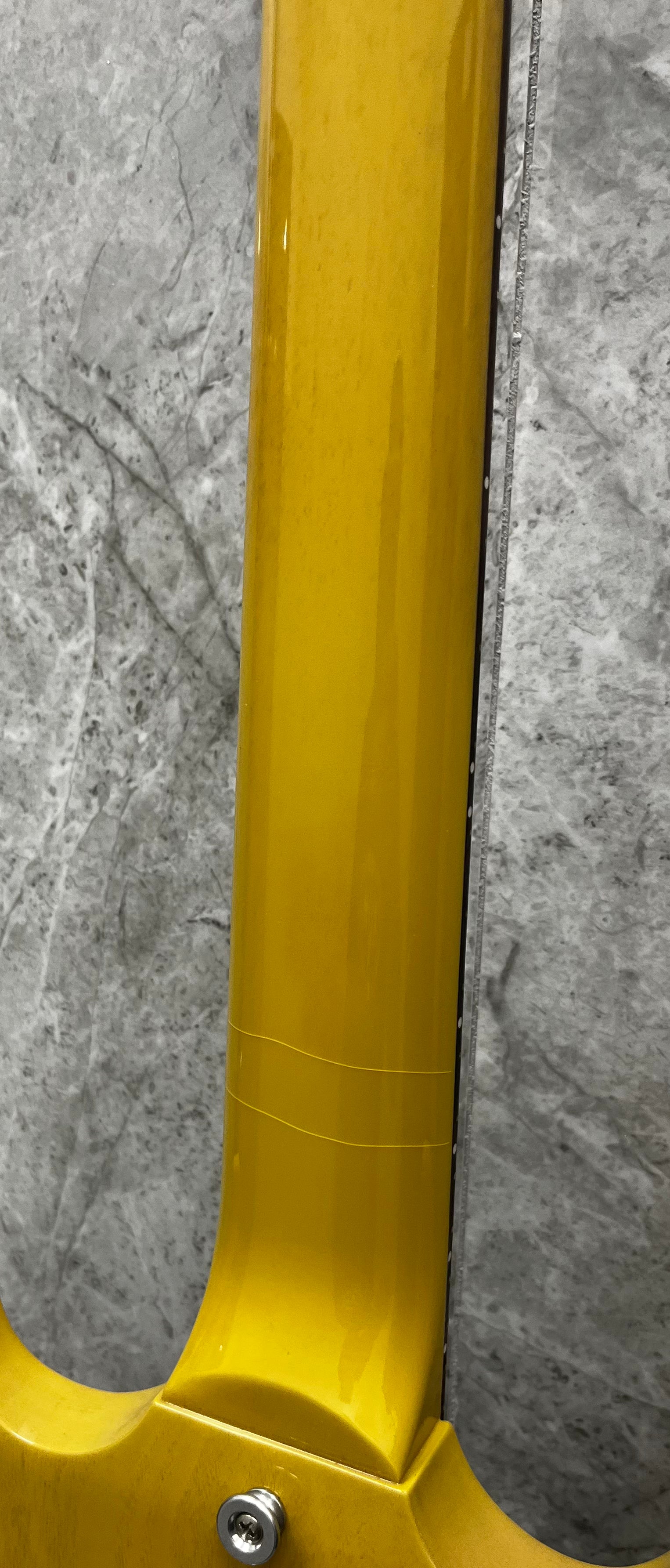Gibson USA EXCLUSIVE SG Junior TV Yellow W/ HARDSHELL CASE SGJR25TVNH DEMO MODEL WITH CHECKING ON THE NECK SERIAL NUMBER 228650142 - 5 LBS 14 OZ