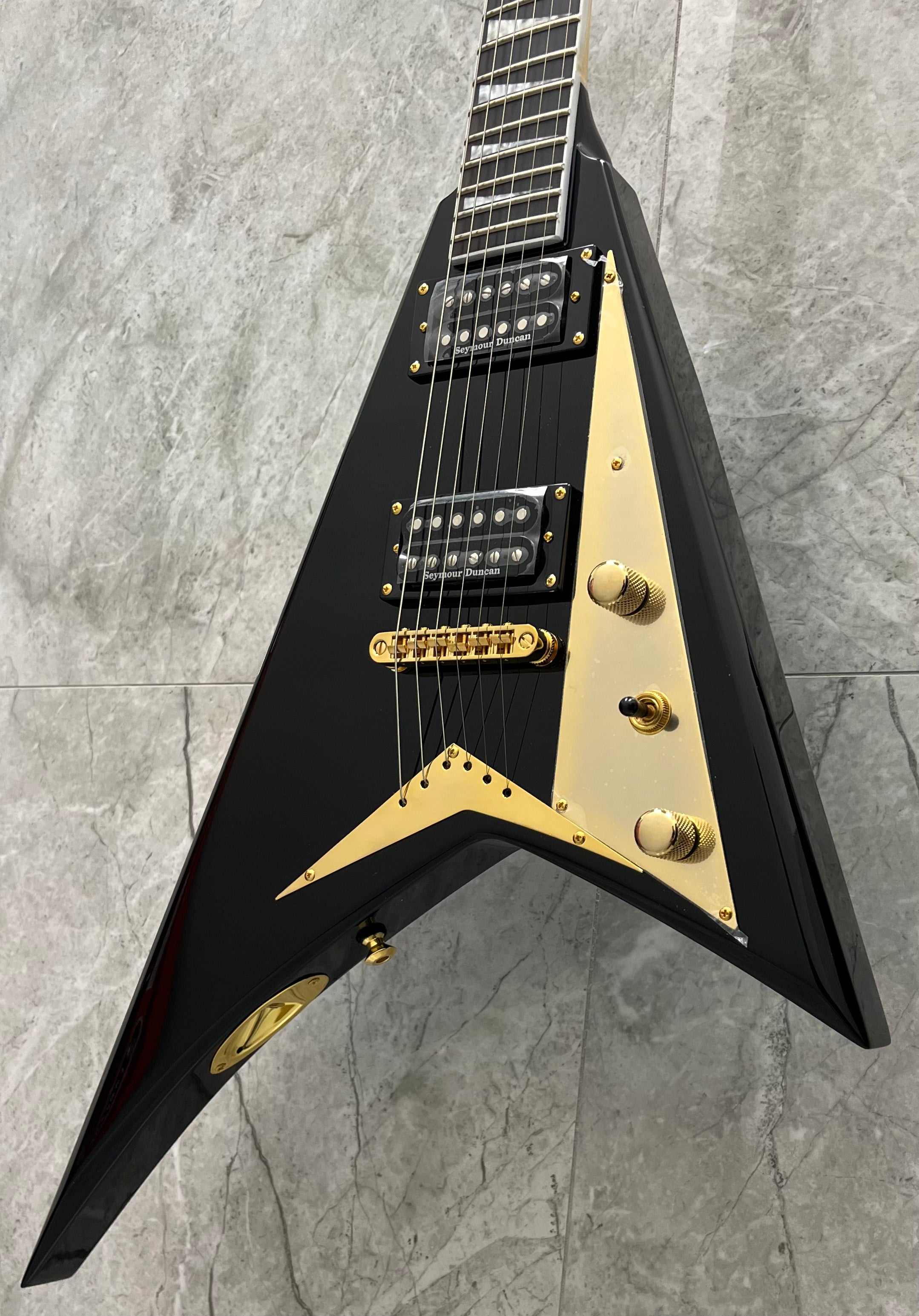 Jackson Pro Rhoads RRT-5 Ebony Fingerboard, Gloss Black 2914331503 SERIAL NUMBER ISJ2403665 - 6.6 LBS
