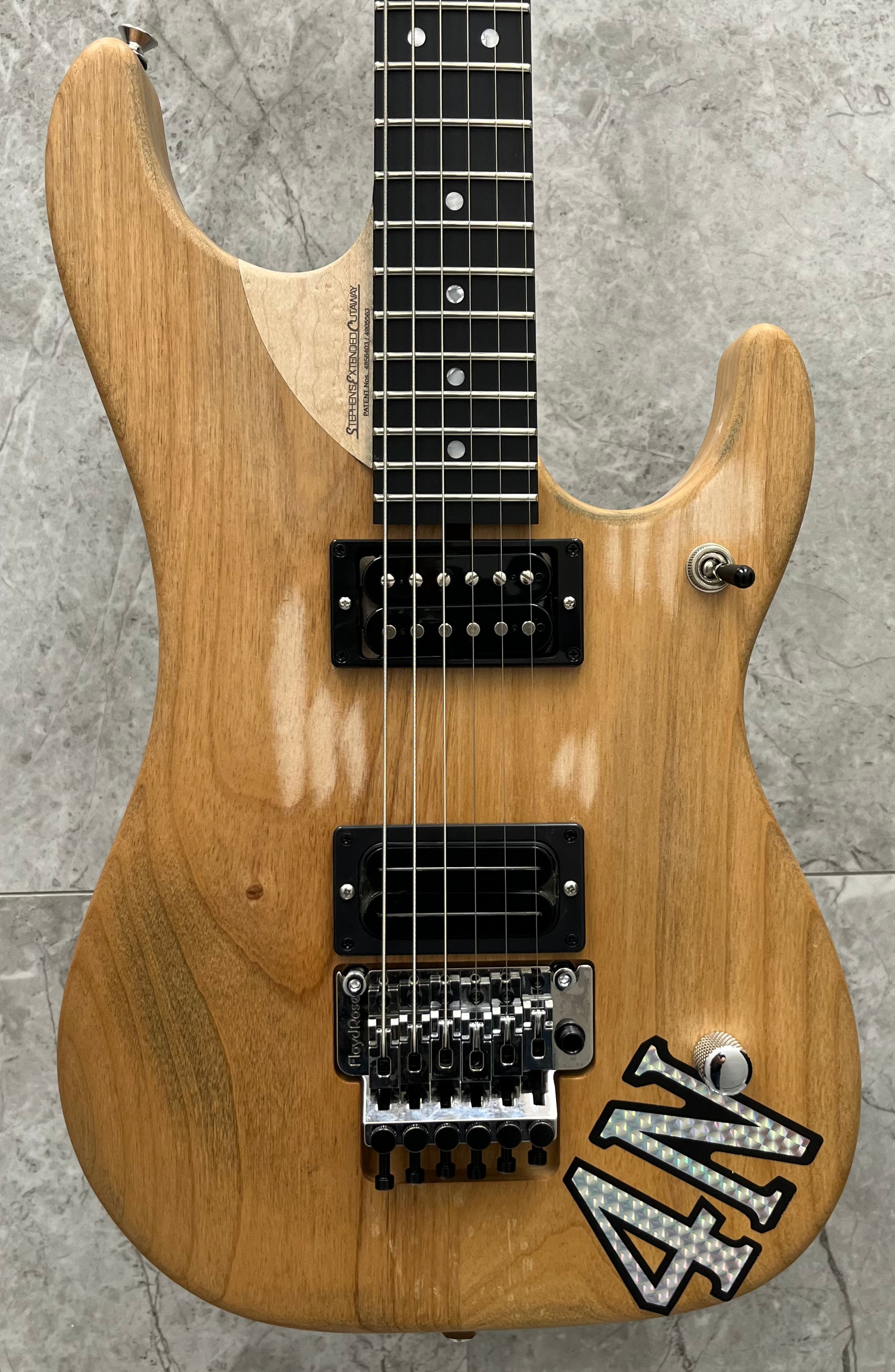 Washburn Nuno Bettencourt USA Series Electric Guitar With Hardcase Washburn Nuno Bettencourt USA Series Electric Guitar With Hardcase