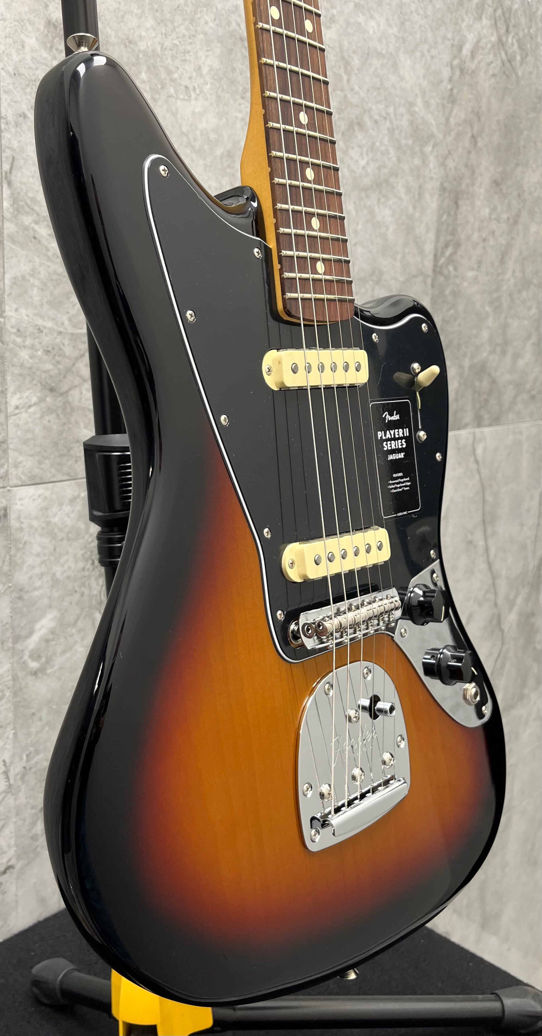 Fender Player II Jaguar Rosewood Fingerboard, 3 Color Sunburst Fender Player II Jaguar Rosewood Fingerboard, 3 Color Sunburst