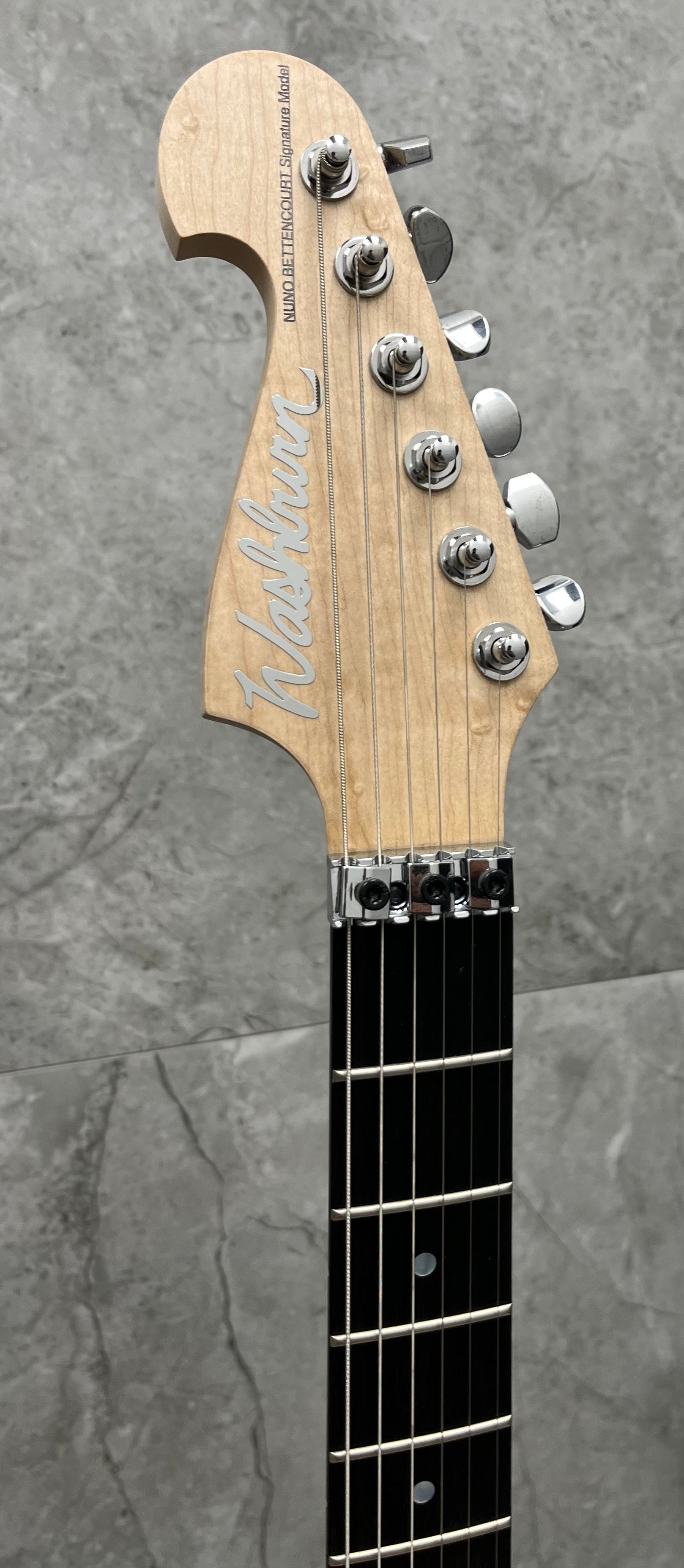 Washburn N4 Authentic Nuno Bettencourt MADE IN THE USA Signature Guitar N4AUTHENTIC-D SERIAL NUMBER 2511561 - 7 LBS 2 OZ