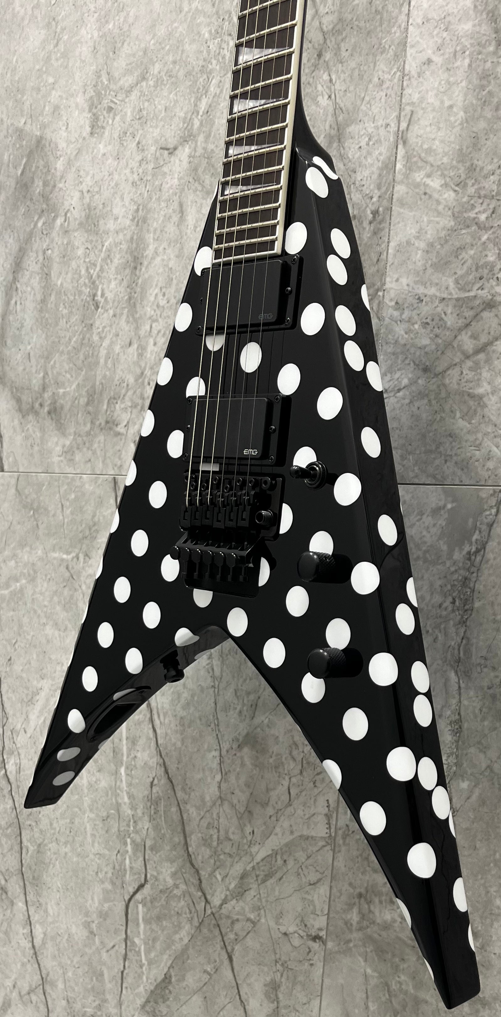Jackson Pro Plus Signature Phil Demmel King V KV, Ebony Fingerboard, Polka Dot 2912949800 SERIAL NUMBER KWJ2500386 - 7 LBS 8 OZ