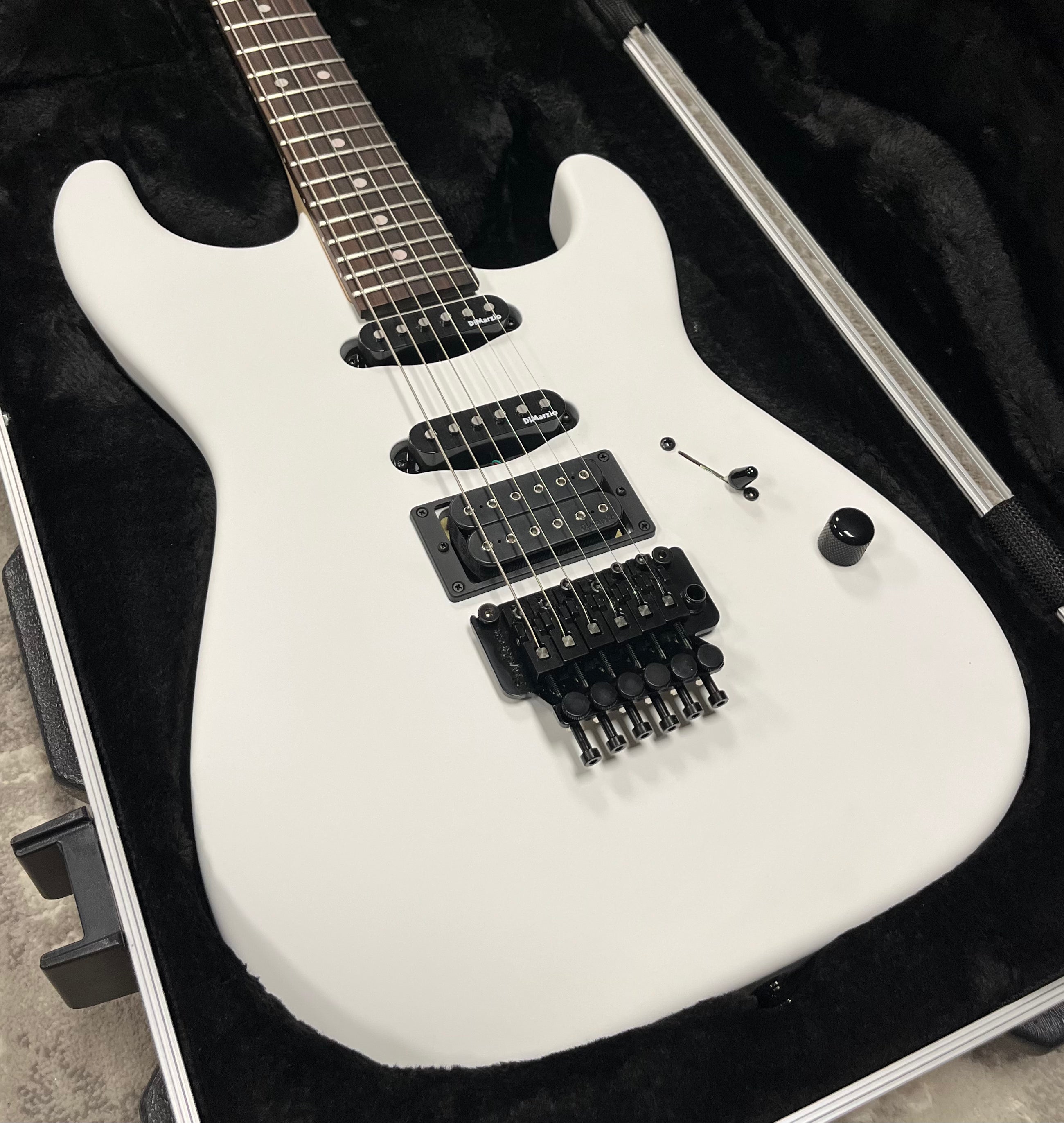 Charvel USA CUSTOM SHOP Custom Select San Dimas SD1 HSS SNOW BLIND SATIN 2835203776 SERIAL NUMBER 19077 - 8.0 LBS