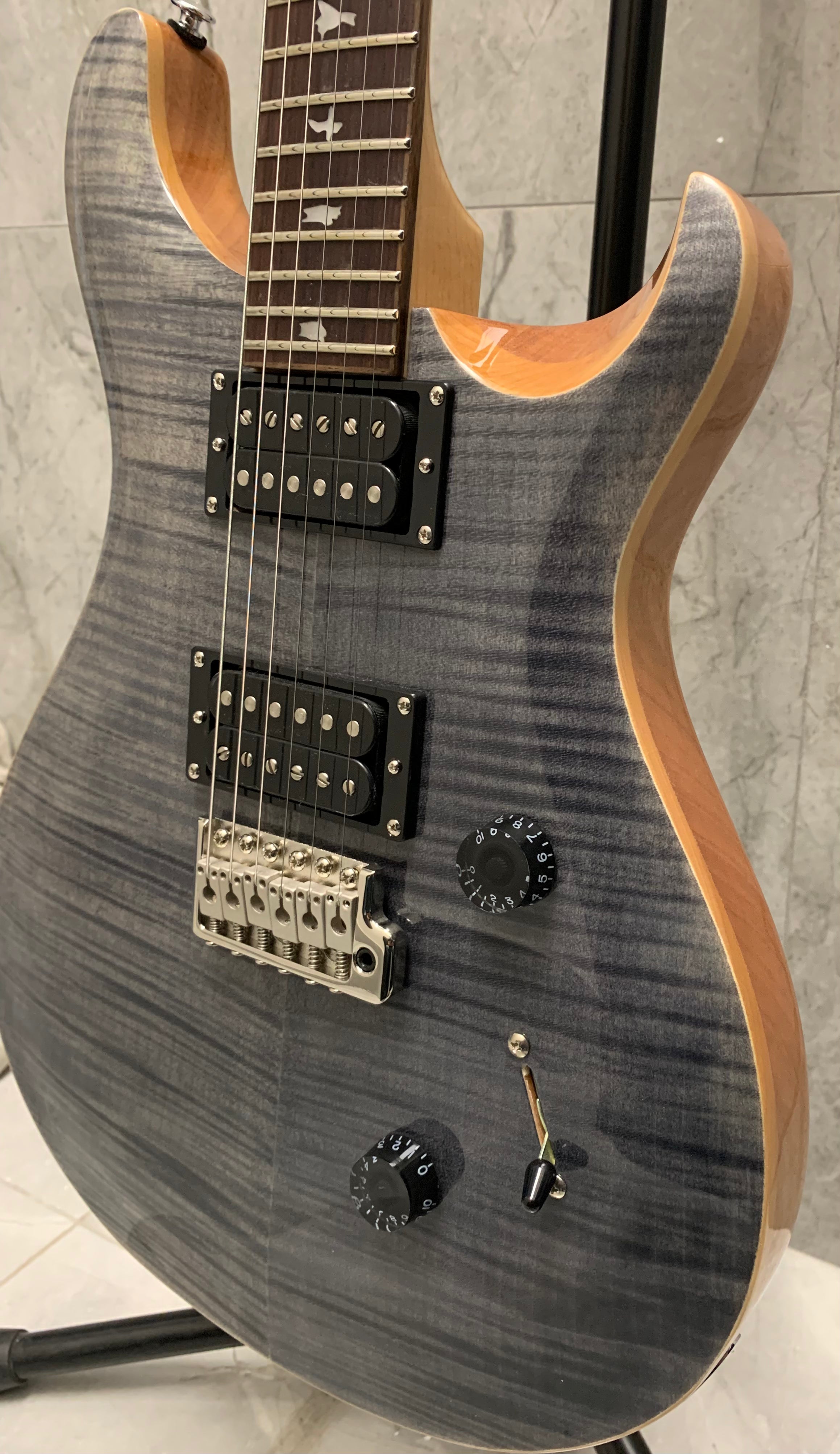 PRS Guitars SE Custom 24 CH - Charcoal 107993::CH: SERIAL NUMBER CTIF086784