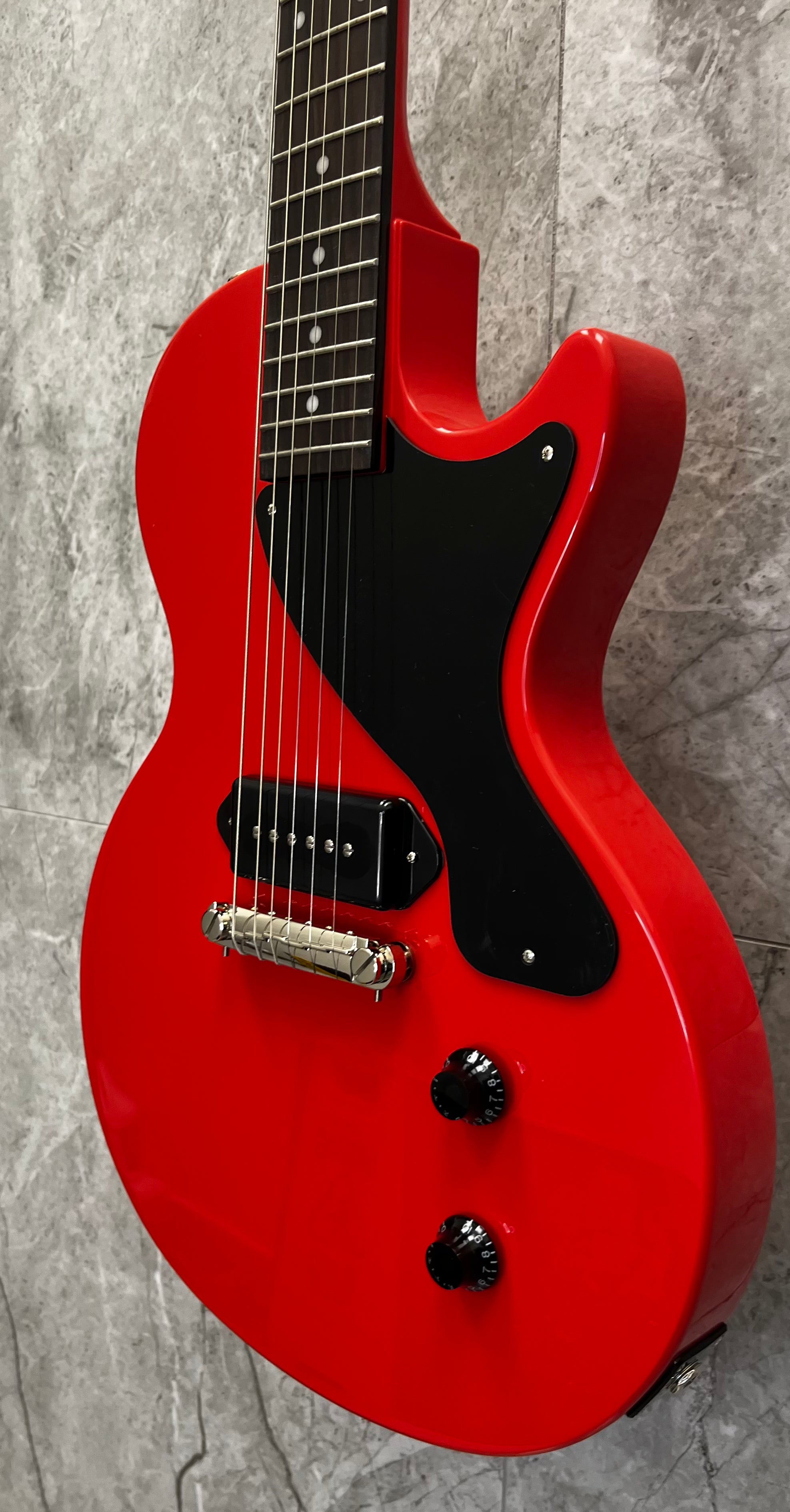 Epiphone Billie Joe Armstrong Les Paul Junior Electric Guitar with Hardshell Case - Radiant Red EIGBJALPJRRNH SERIAL NUMBER 26011524613 - 7 LBS 5 OZ