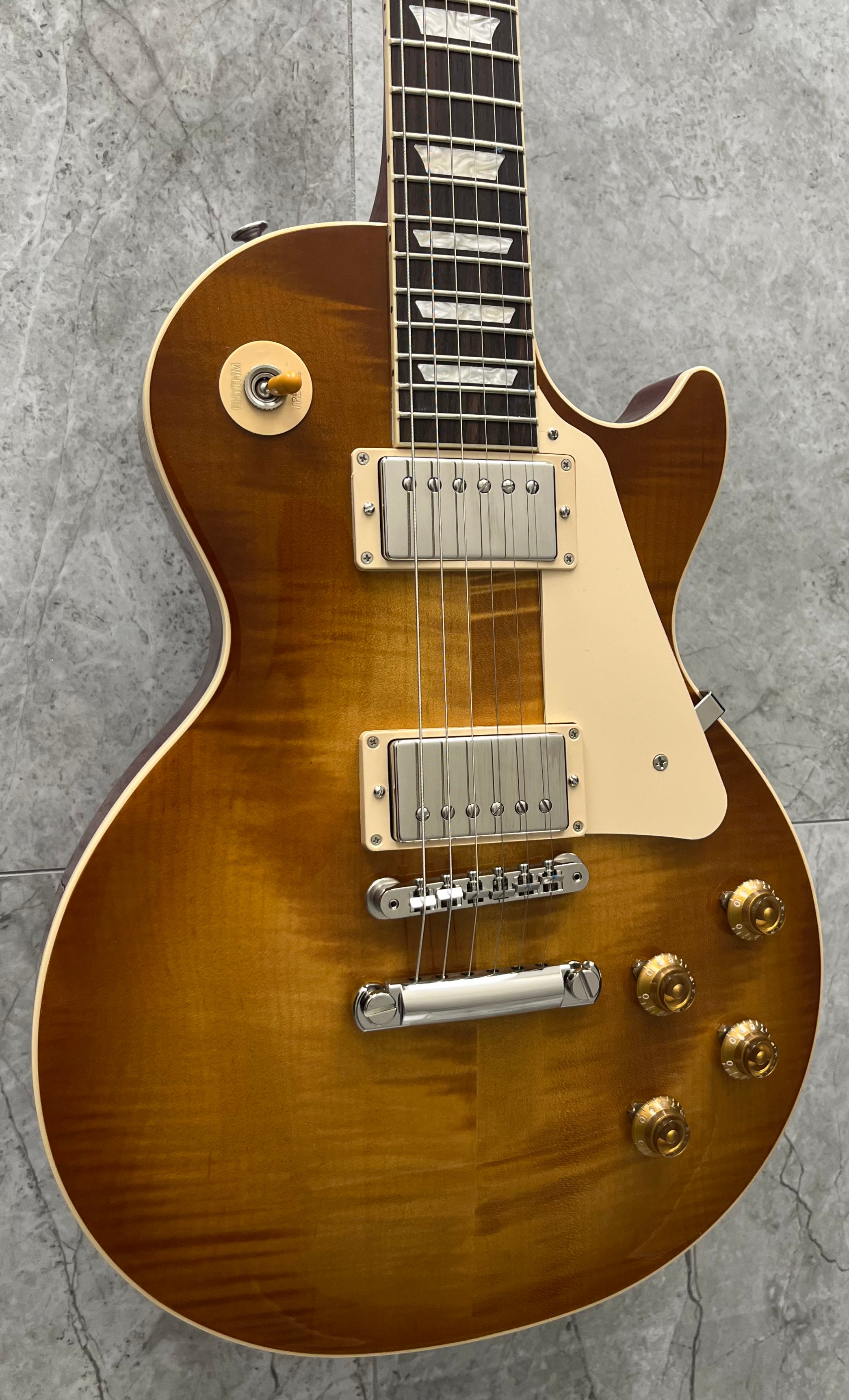 ギター Gibson USA Les Paul Standard 50S LB Gibson USA Les Paul Standard 50s Figured Flame Limited Top / Cherry Ba