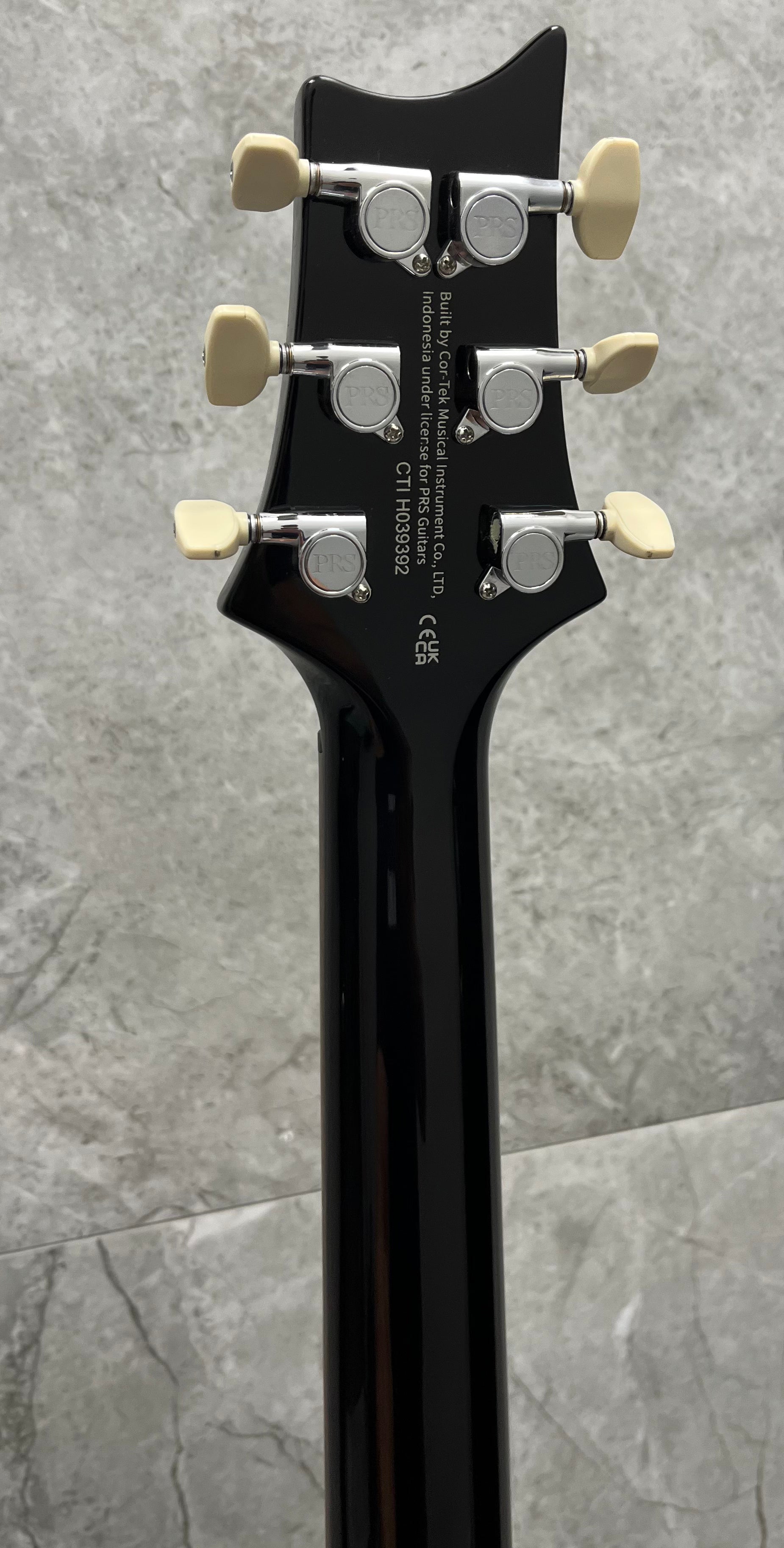 PRS SE Custom 24 – Black Gold FLAME TOP W/ GIG BAG 115977:BG SERIAL NUMBER CTIH039392 - 7 LBS 12 OZ