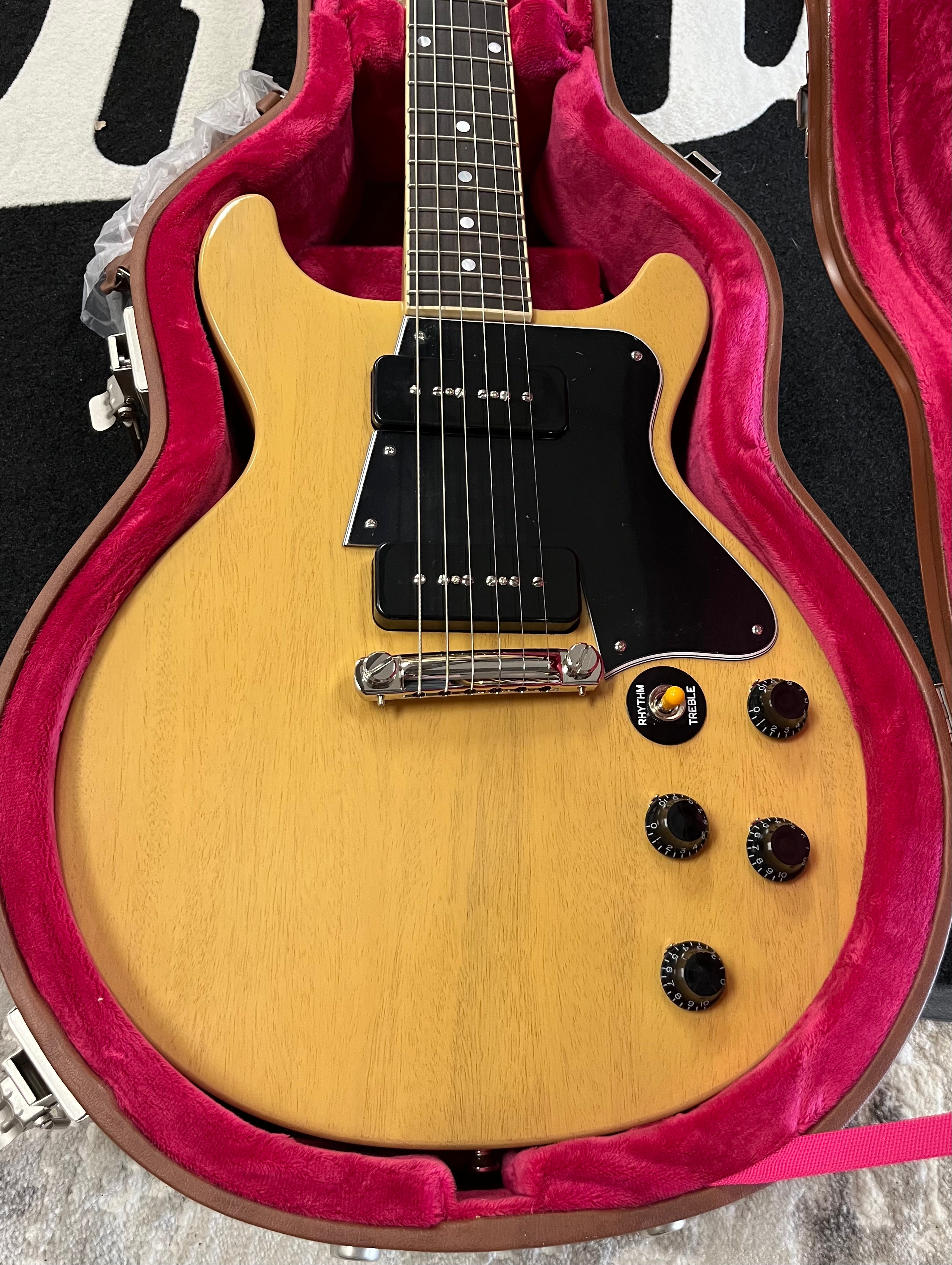 Epiphone 1960 Les Paul Special Double Cut Reissue Electric Guitar with Hardshell Case - TV Yellow ECLSR0TYNH SERIAL NUMBER 24121530689 - 7.0 LBS