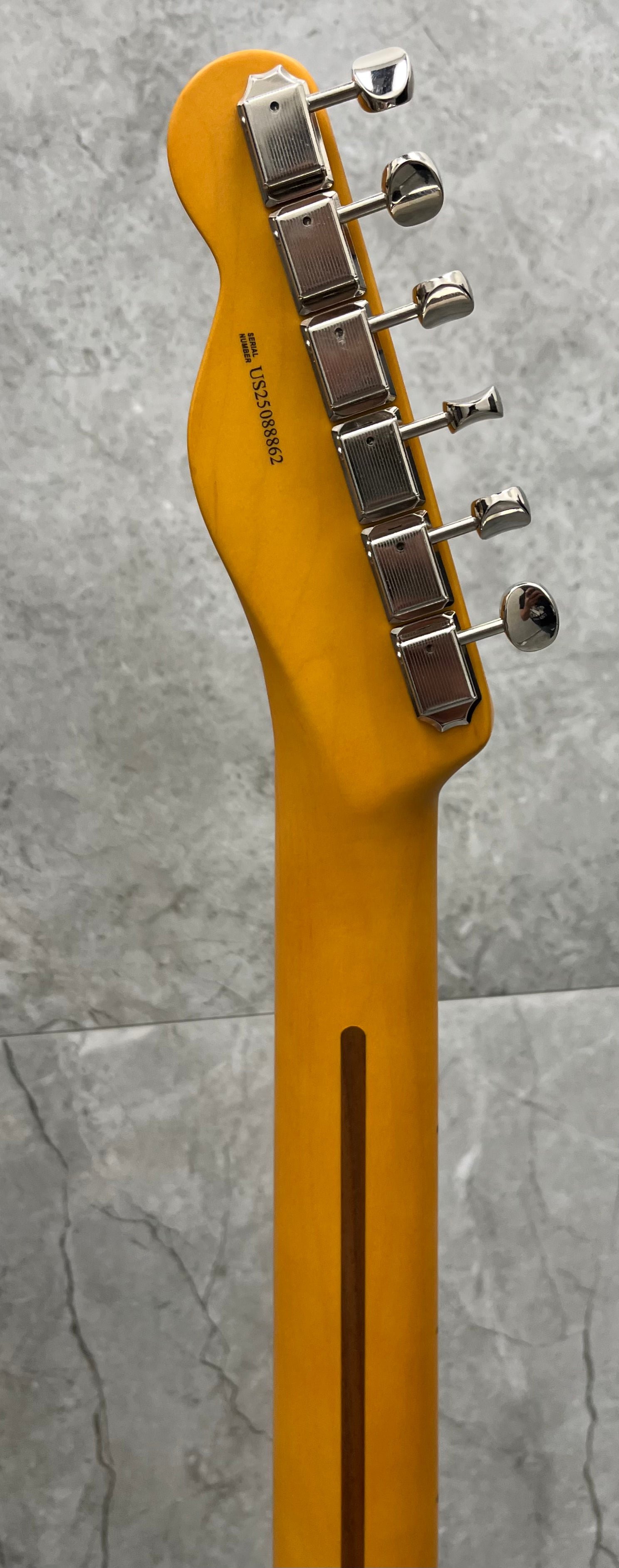 Fender American Professional Classic Telecaster Maple Fingerboard Butterscotch Blonde 0114962350 SERIAL NUMBER US25088862 - 7 LBS 3 OZ