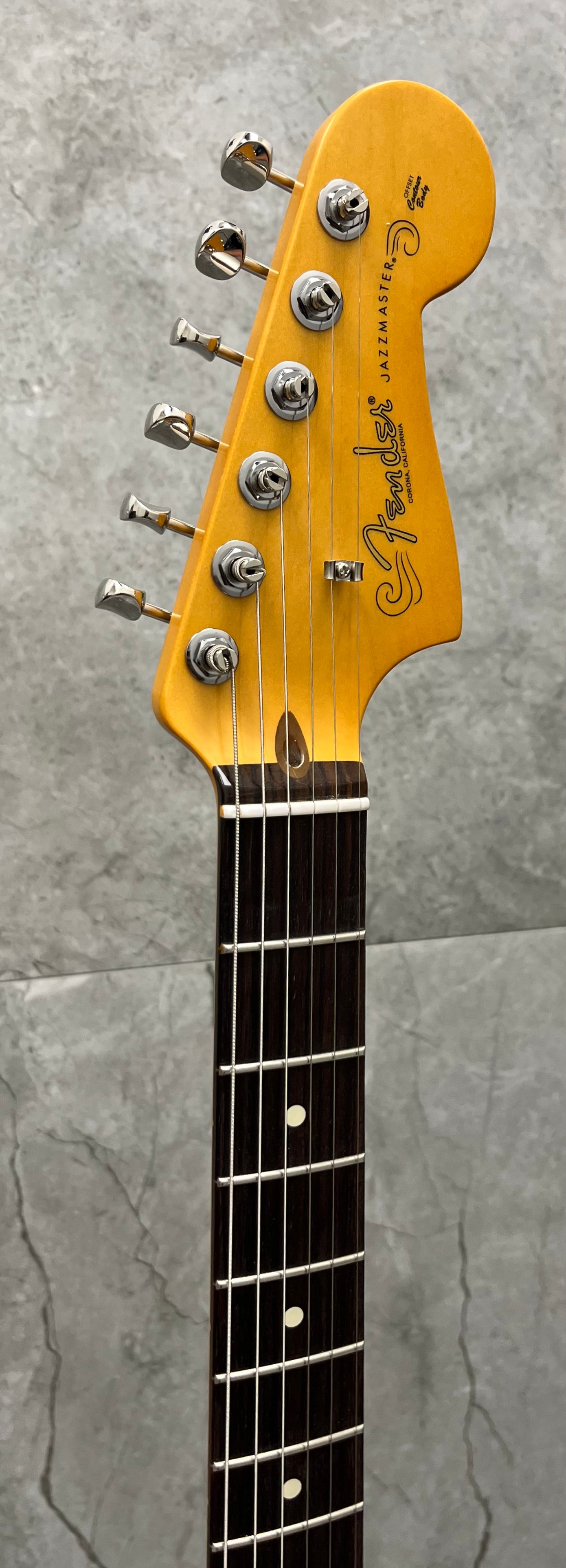 Fender American Professional Classic Jazzmaster Rosewood Fingerboard, 3-Color Sunburst 0114980300 SERIAL NUMBER US25095193 - 8.0 LBS