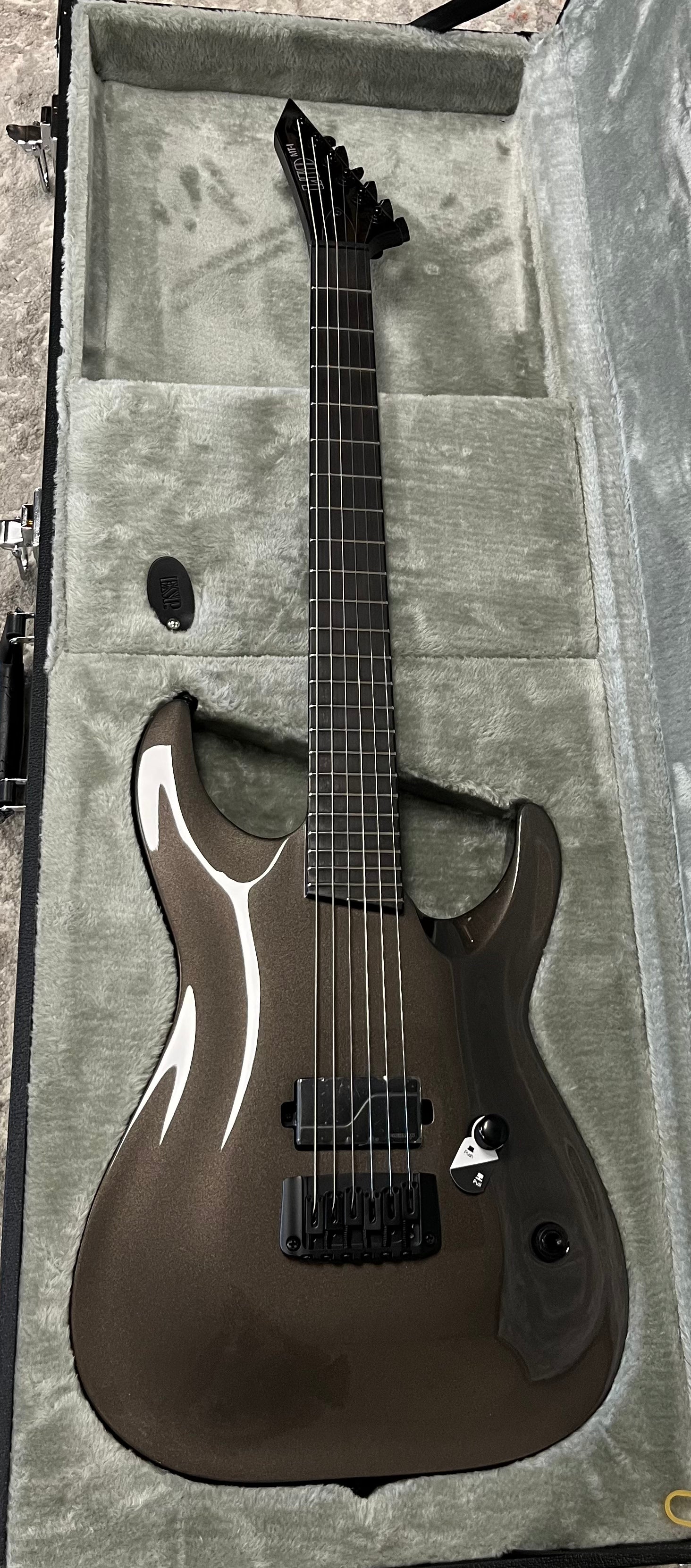 ESP LTD Mick Thomson MT-1 Signature Electric Guitar INCLUDES ESP HARDSHELL CASE - Obsidian Metallic LMTIOBSM