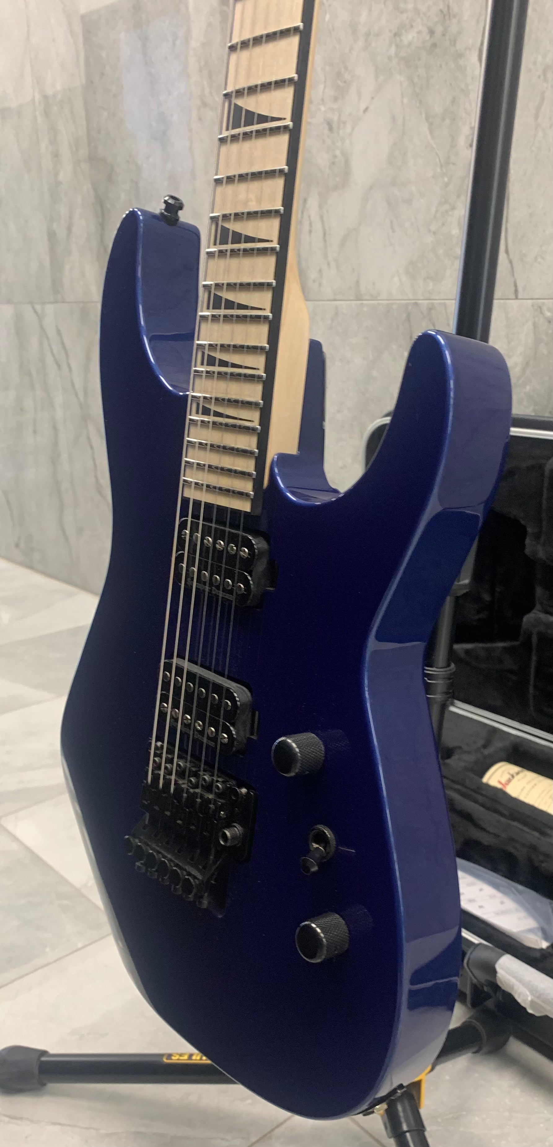 Jackson USA Custom Shop DK1 in Cobalt Blue Metal 2811002522 SERIAL NUMBER 15950 7.6 LBS