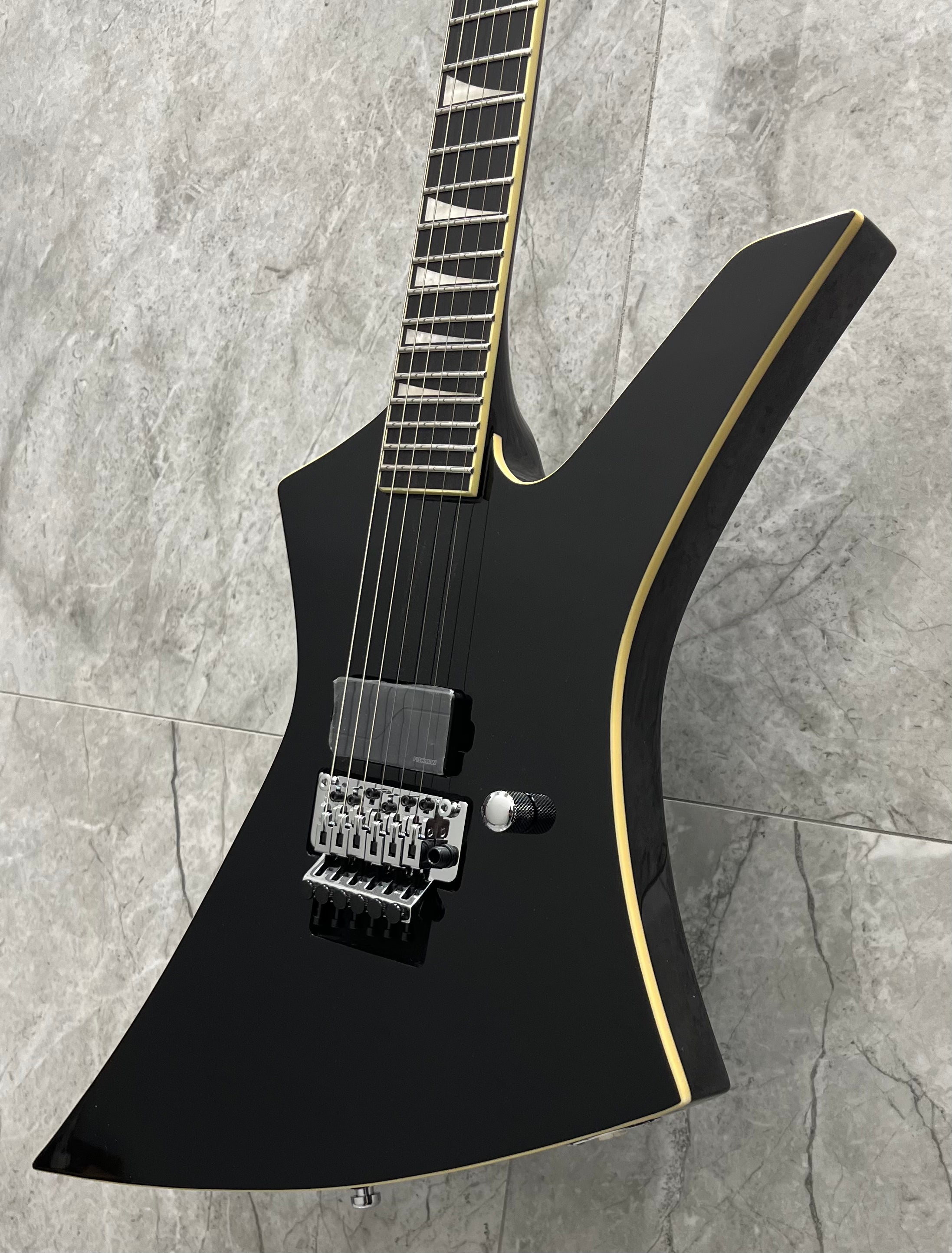Jackson Pro Plus Pure Metal Limited Edition Kelly KE1A, Ebony Fingerboard, Gloss Black 2919564503 SERIAL NUMBER ICJ2502666 - 8.0 LBS