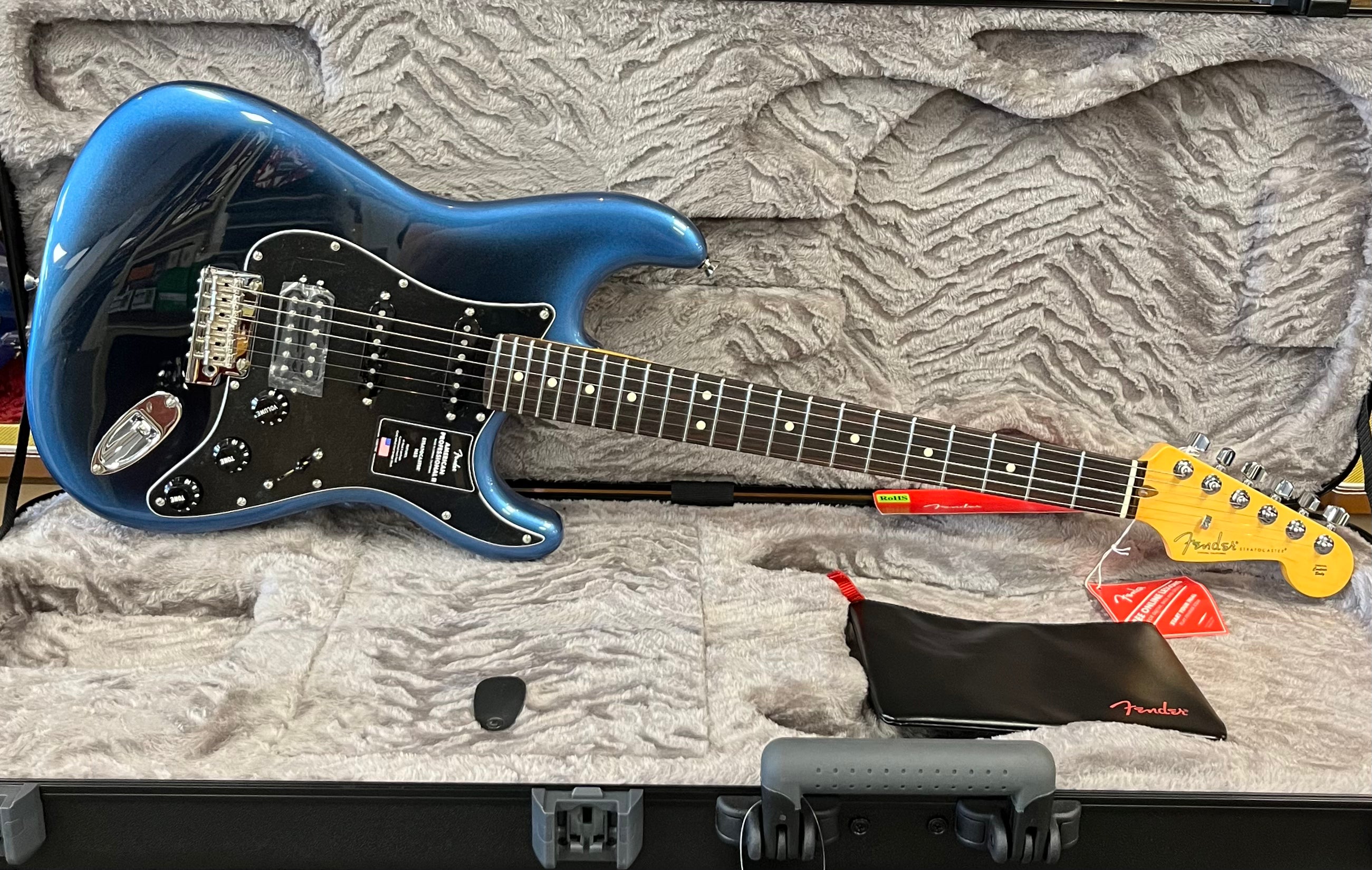 Fender stratocaster dark night hss hotsell