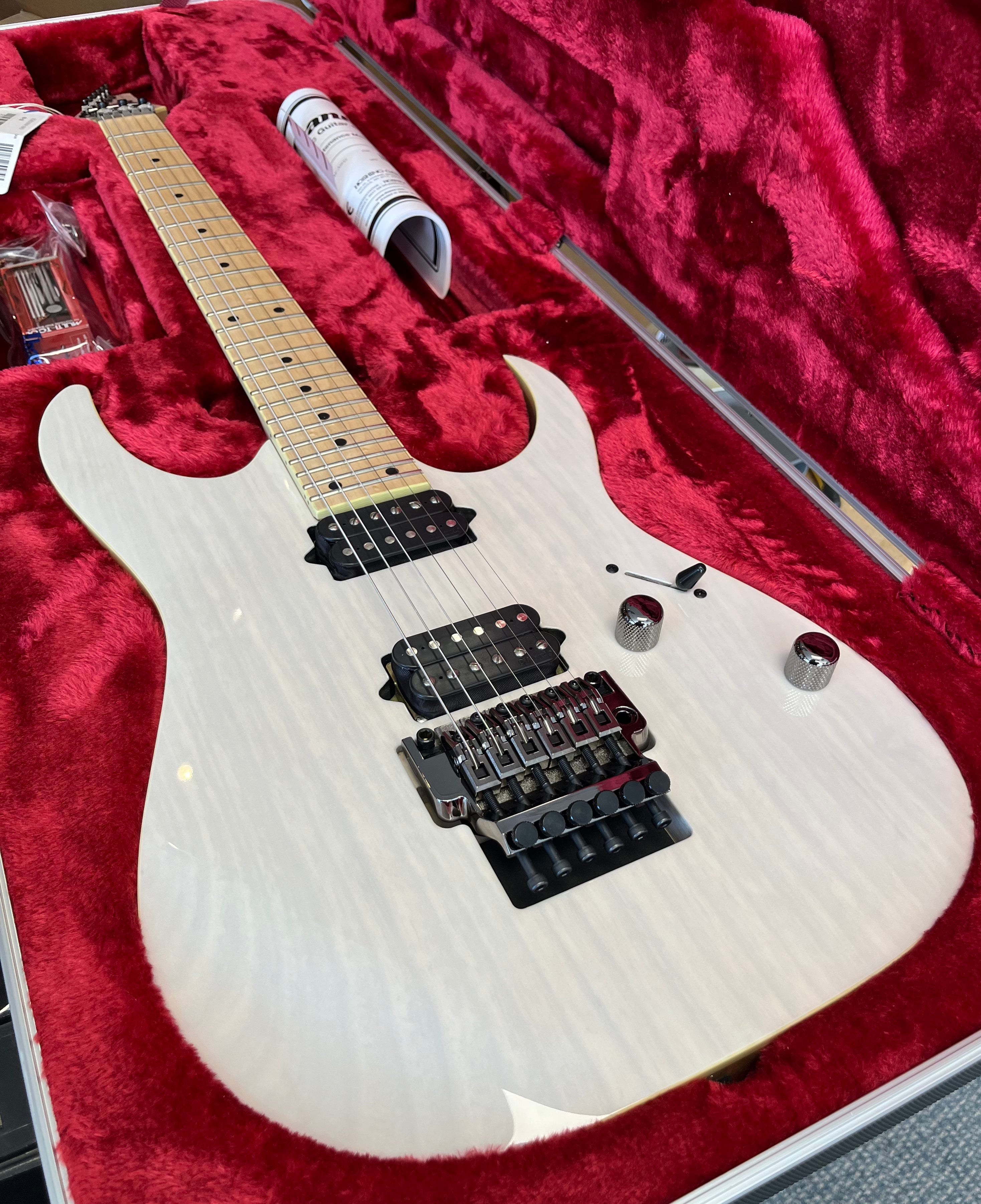 Ibanez Prestige Made in Japan RG652AHM Antique White Blonde RG652AHMAW Ibanez Prestige Made in Japan RG652AHM Antique White Blonde RG652AHMAW