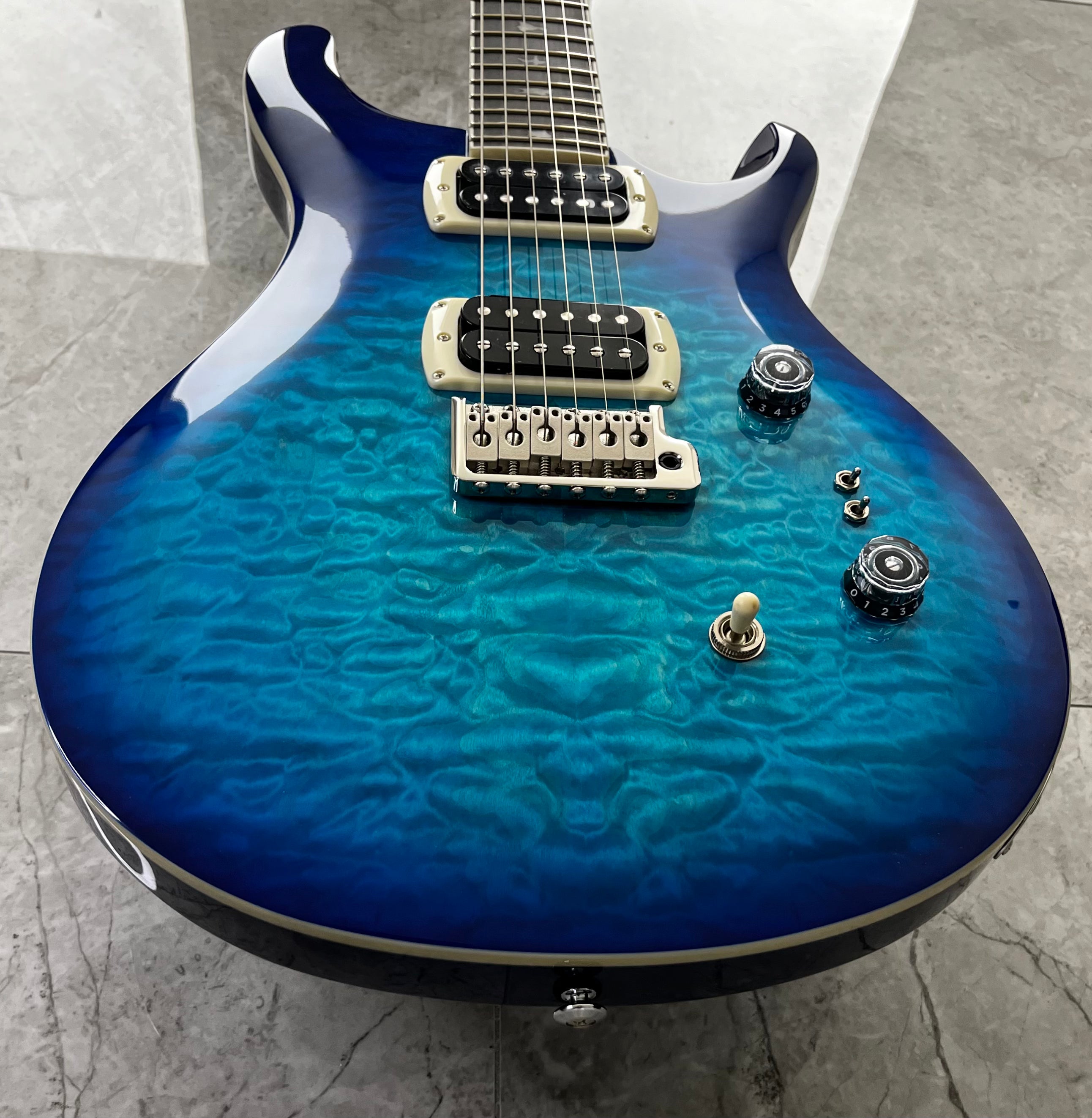 PRS GUITARS SE Custom 24-08 Quilt TOP Lake Blue 115995:LB SERIAL NUMBER CTIH077544 7 LBS 12 OZ