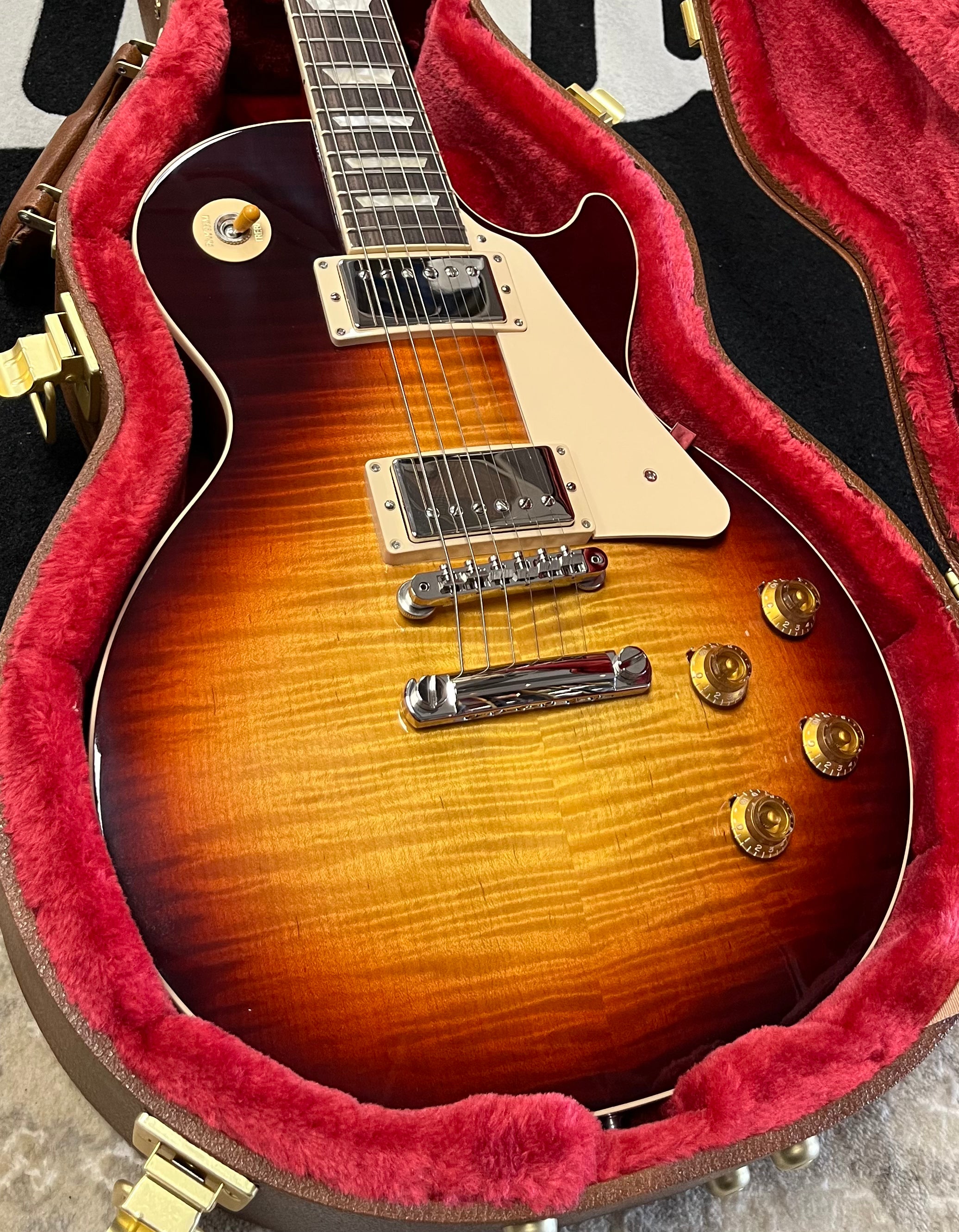 Gibson USA EXCLUSIVE Les Paul Standard 50s Limited Run AAA Flame Figured Top LPS5A22B8NH SERIAL NUMBER 233140120 - 9.4 LBS