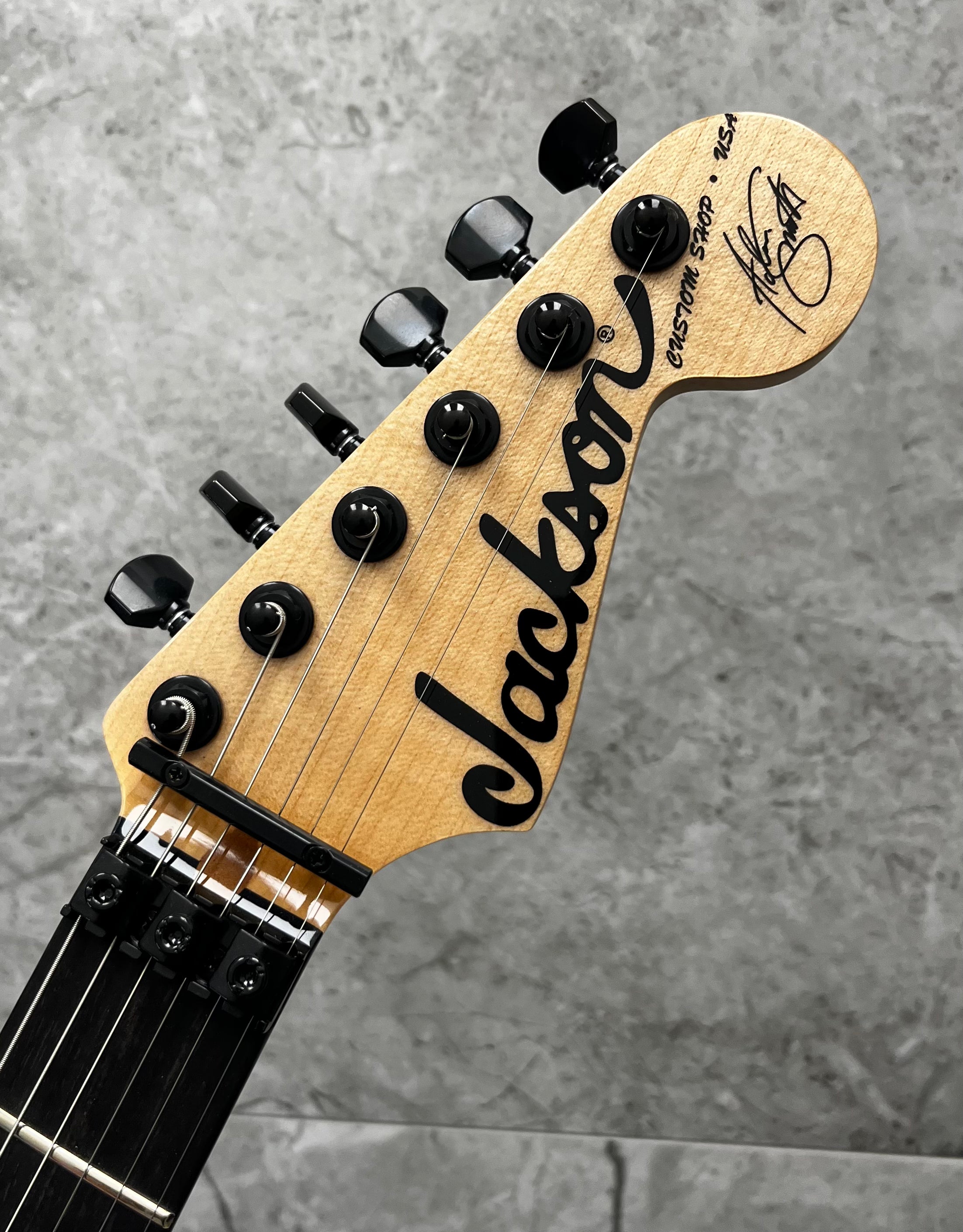 Jackson USA CUSTOM SHOP Adrian Smith San Dimas DK, Ebony Fingerboard, Snow White 2805053876 SERIAL NUMBER 010631 - 8 LBS 6 OZ