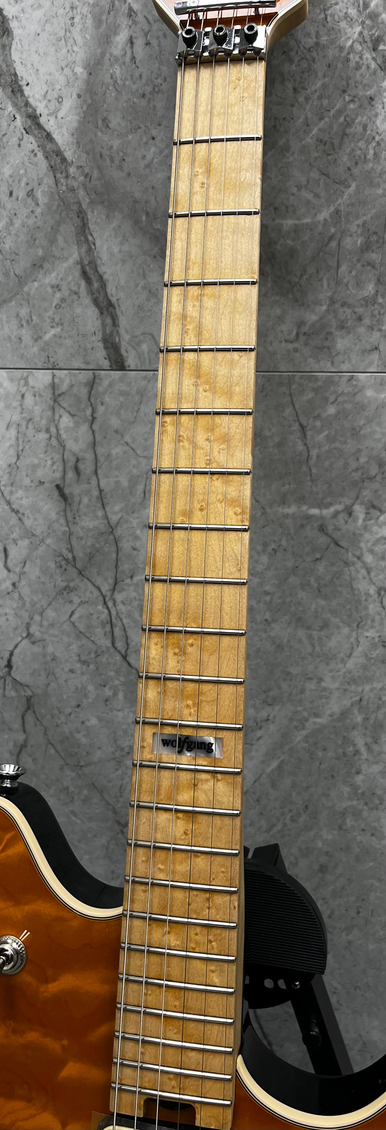 EVH USA CUSTOM SHOP WOLFGANG QUILT TOP TRANS AMBER 5101025090 SERIAL NUMBER WG17679A - 7 LBS 6 OZ