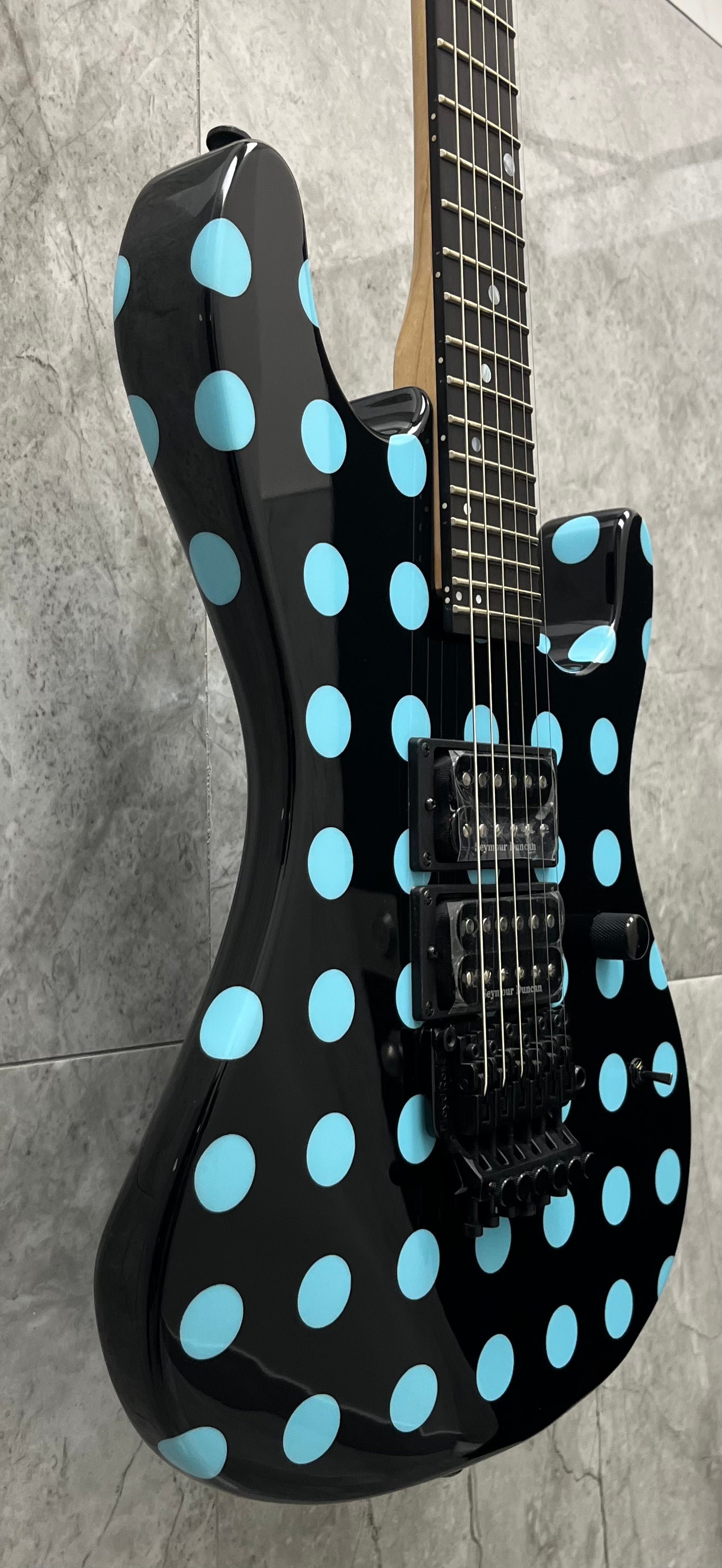 Kramer Nightswan Electric Guitar in Ebony with Blue Dots KNSBBPBF SERIAL NUMBER 22062905606 - 7.6 LBS