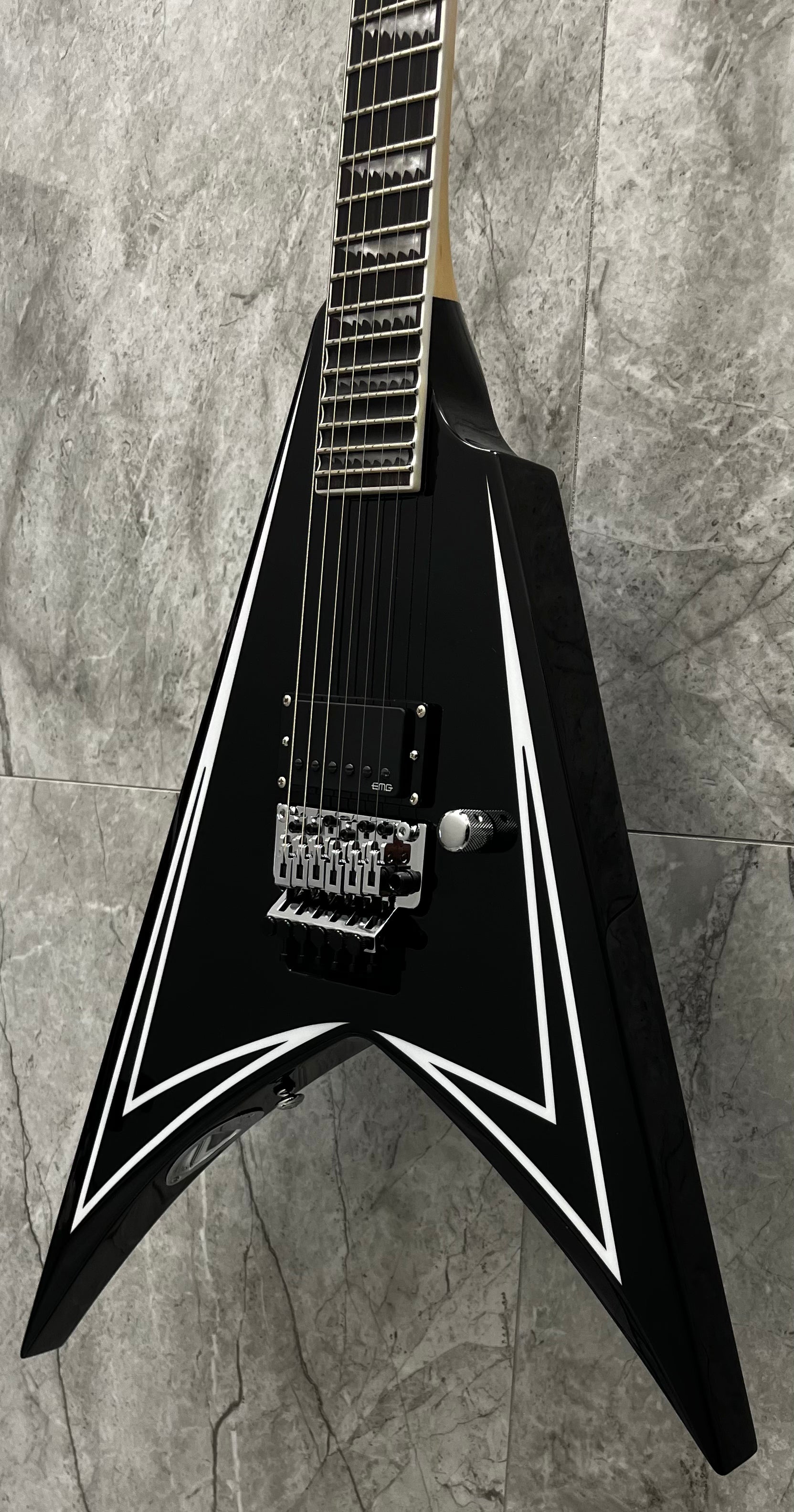 ESP LTD ALEXI SAWTOOTH SE Black w/ White Pinstripe LALEXISAWTOOTHSE