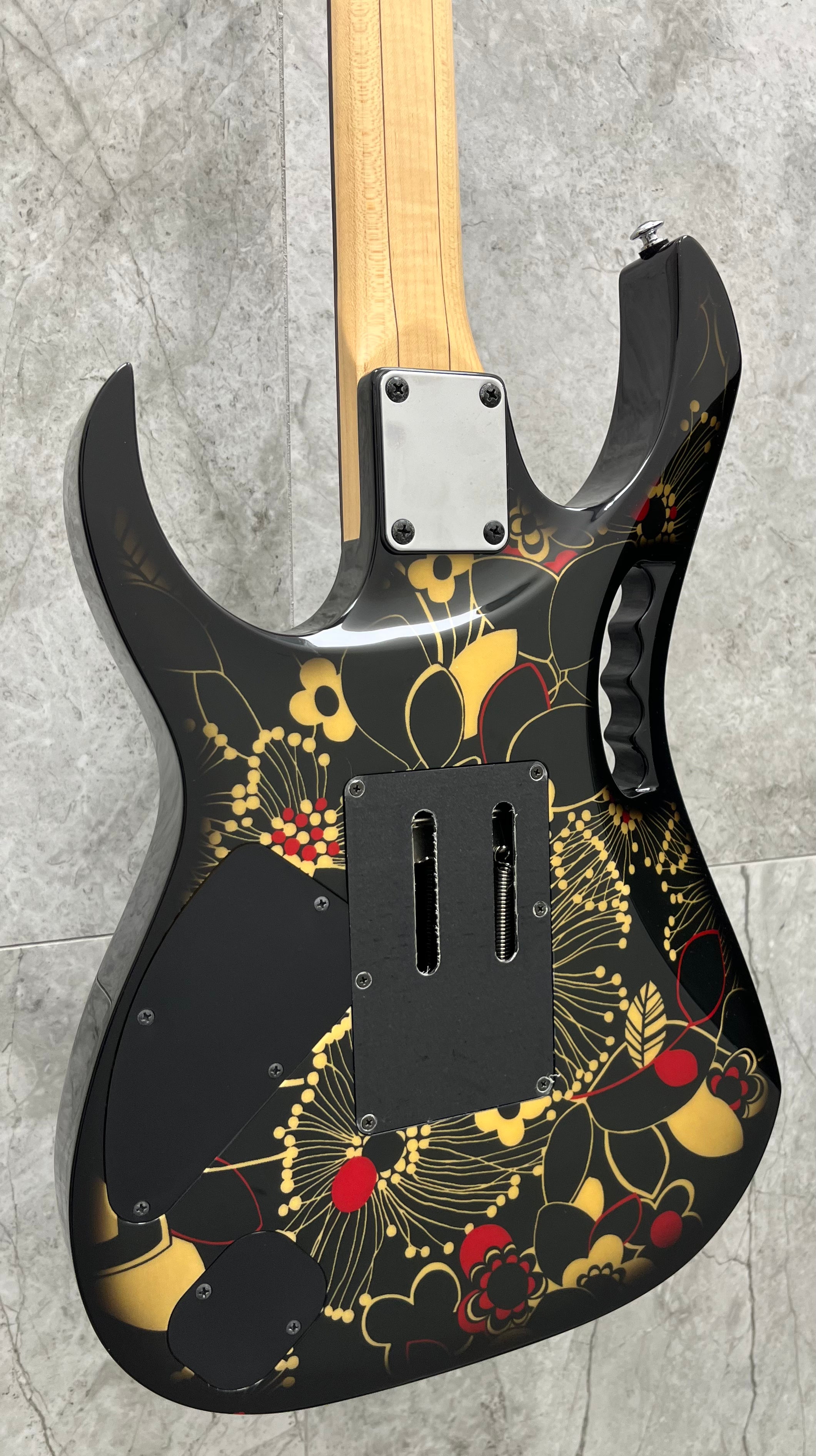 Ibanez MADE IN JAPAN JEM77 FP2 Black Floral Steve Vai Signature Guitar USED MINT CONDITION SERIAL NUMBER F1021923 - 7.2 LBS