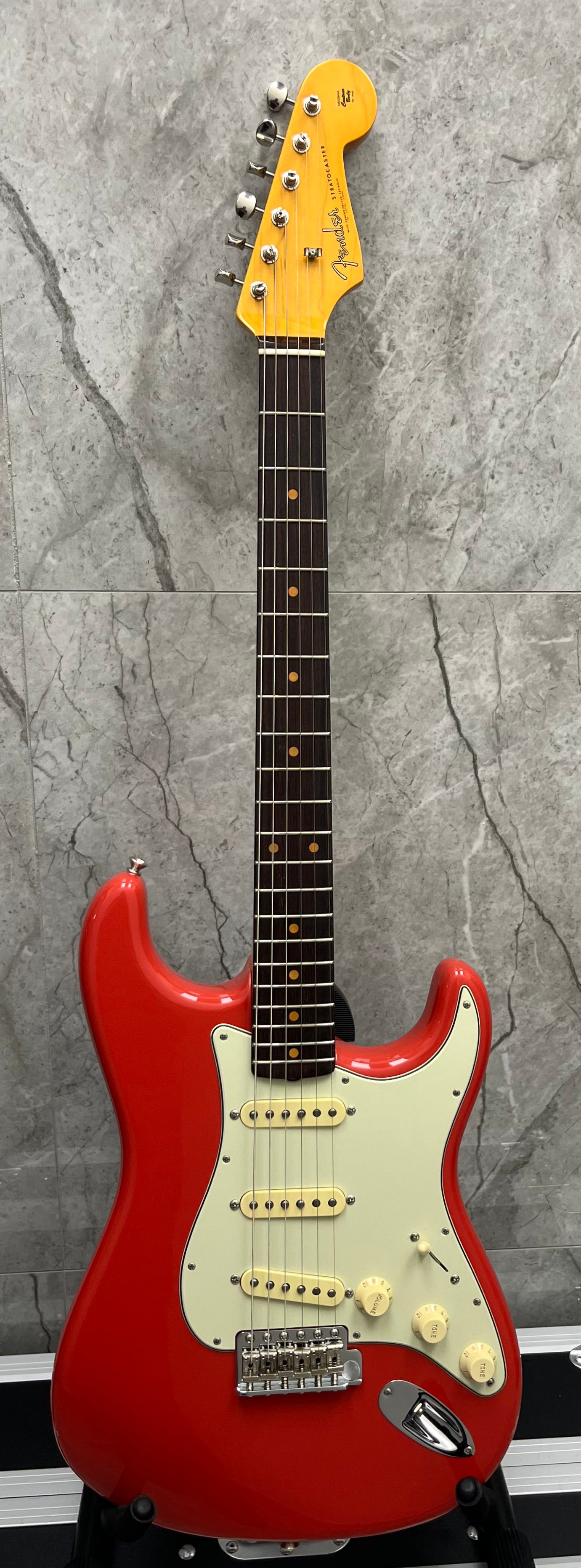 Fender American Vintage II 1961 Stratocaster Rosewood Fingerboard, Fiesta Red 0110250840 SERIAL NUMBER V2329163 - 7 LBS 13 OZ USED SPECIAL MINT