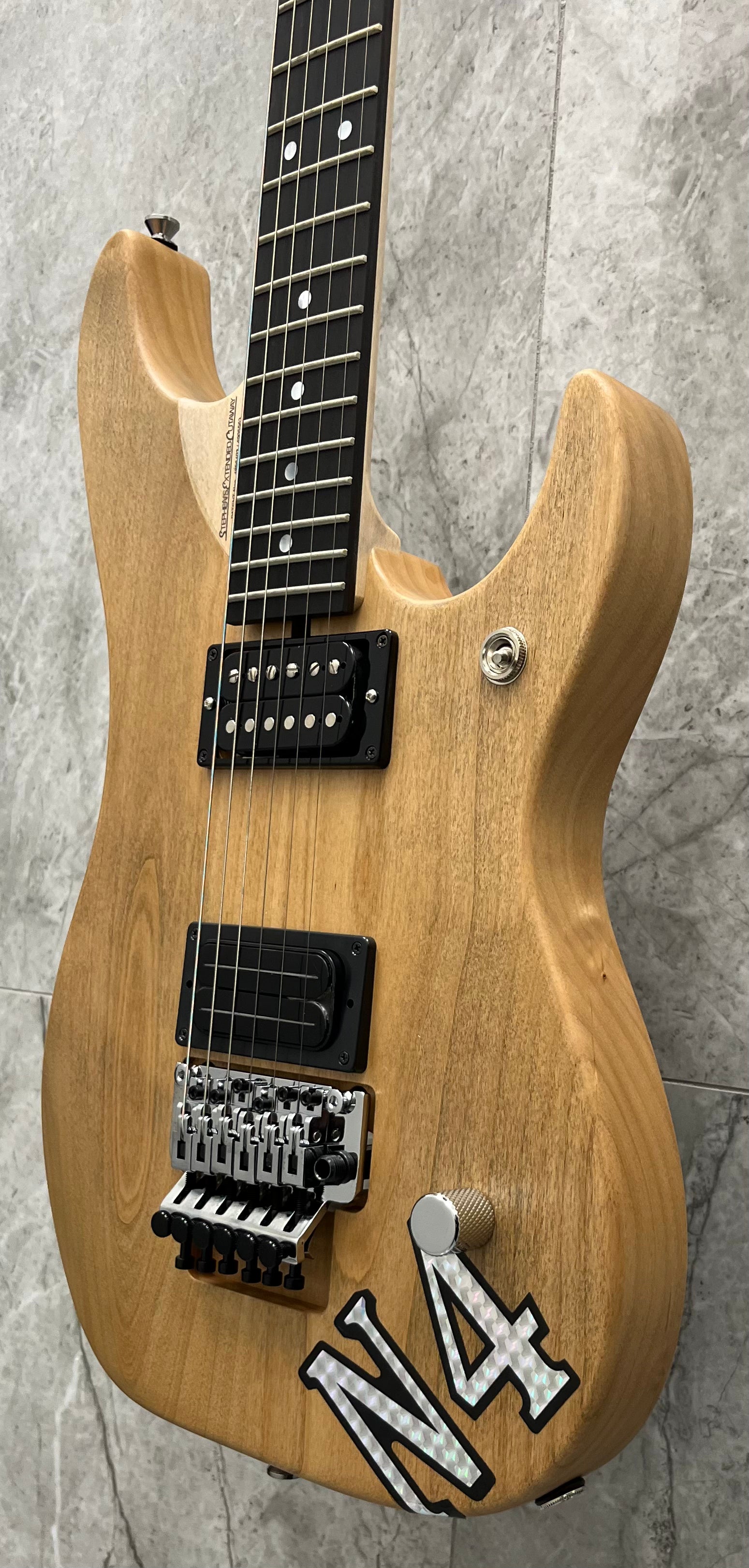 Washburn USA Nuno Bettencourt N4 Vintage Natural Distressed N4VINTAGE SERIAL NUMBER 2505500 - 7.0 LBS