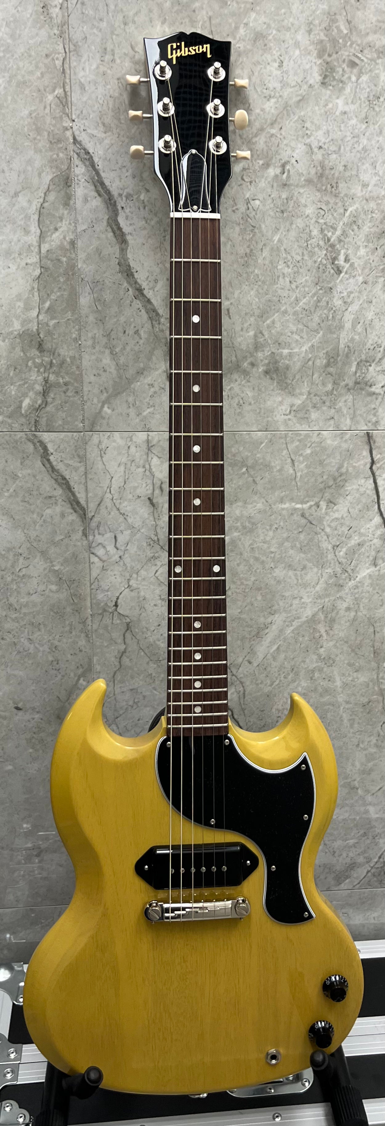 Gibson USA SG Junior TV Yellow W/ HARDSHELL CASE SGJR25TVNH SERIAL NUMBER 228650142 - 5 LBS 14 OZ