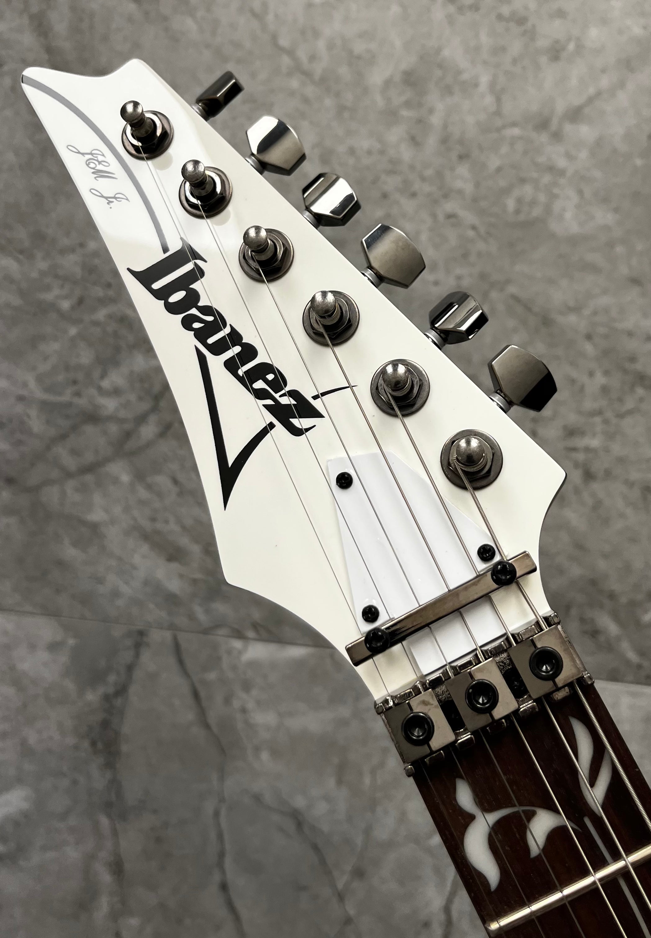 Ibanez JEMJRLWH Steve Vai LEFT HANDED Signature Series Jemjr 6 String LH Electric Guitar White SERIAL NUMBER I260102622 - 7 LBS 8 OZ
