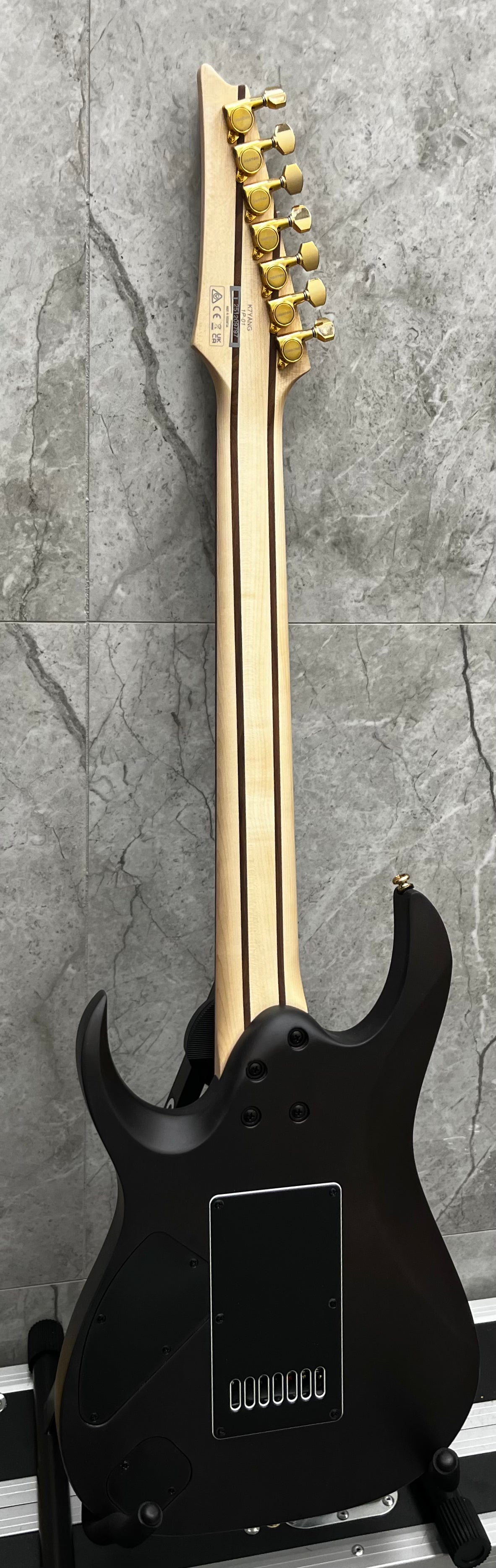 Ibanez K7YANG Head Signature 7 Strings Electric Guitar White K7YANG SERIAL NUMBER I251209797 - 8 LBS 5 OZ