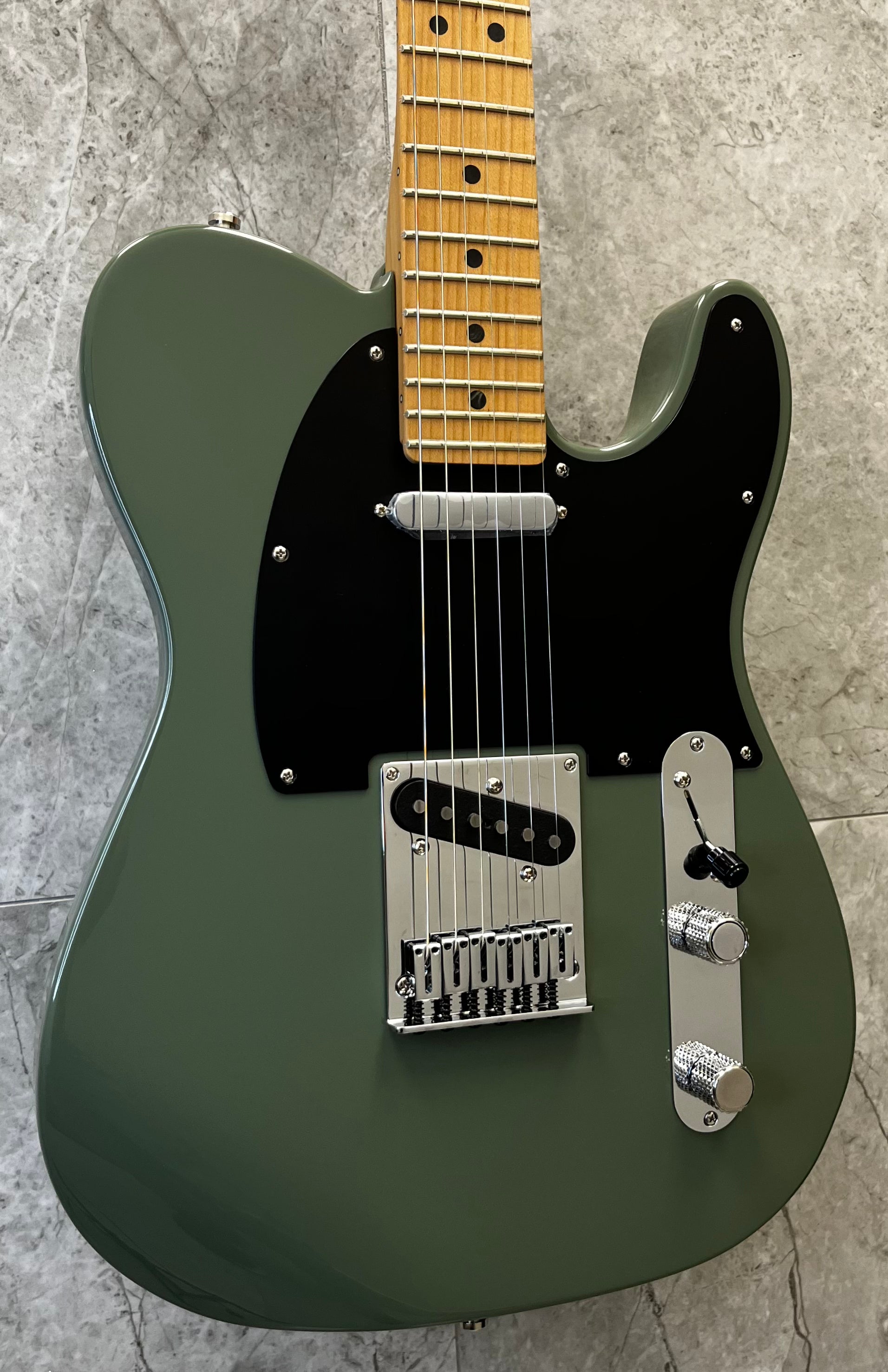 Fender LIMITED EDITION American Ultra II Telecaster - Antique Olive 0179172720 SERIAL NUMBER US26003345 - 8.0 LBS