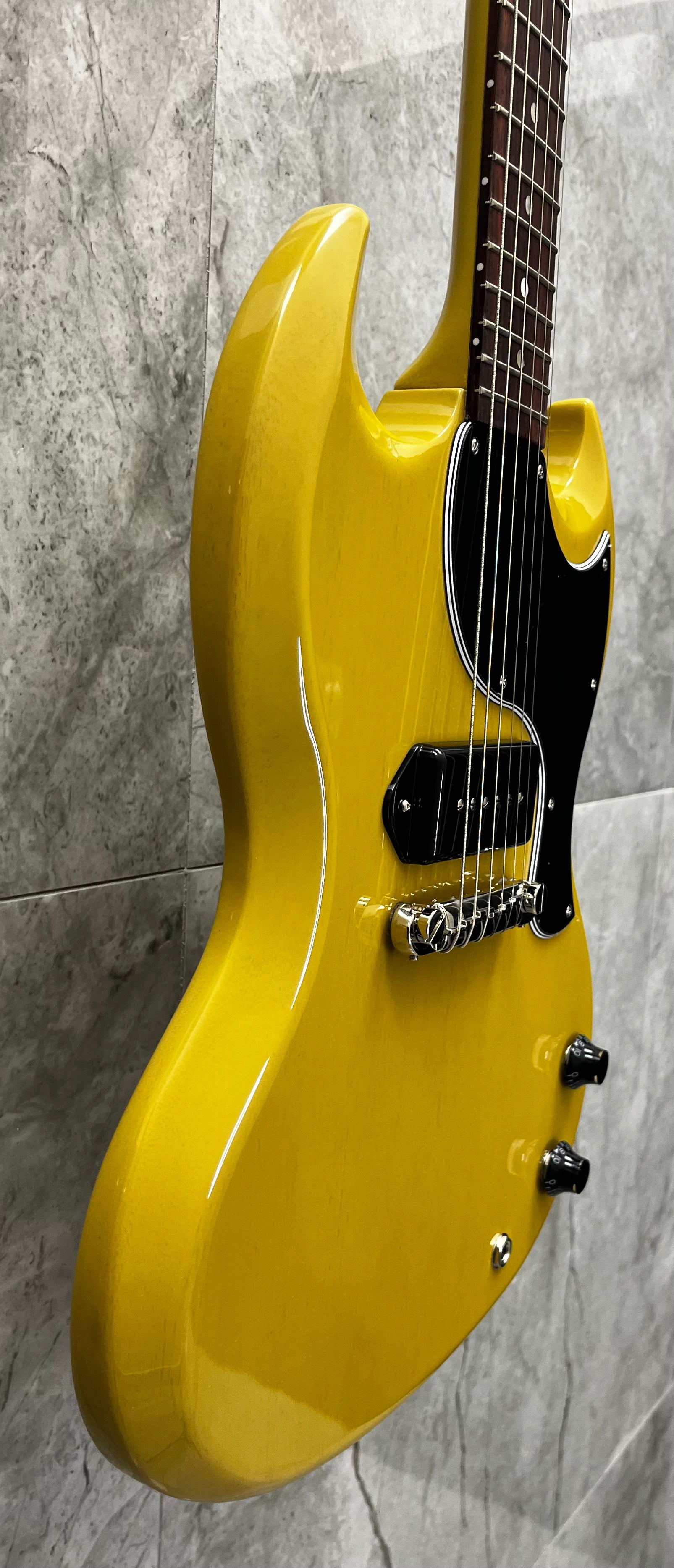 Gibson USA EXCLUSIVE SG Junior TV Yellow W/ HARDSHELL CASE SGJR25TVNH SERIAL NUMBER 221860239 - 5 LBS 15 OZ