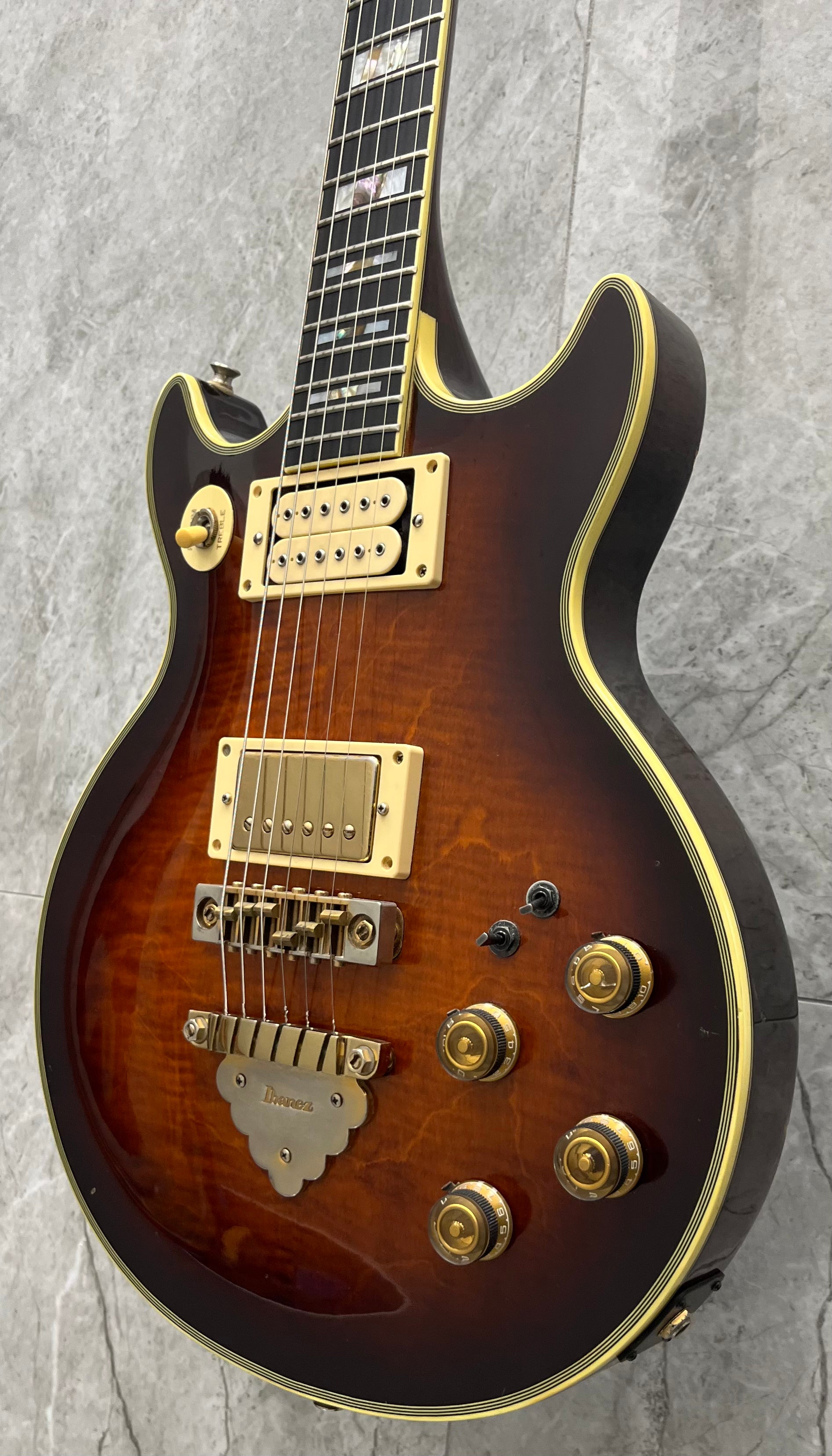 IBANEZ 1981 ARTIST MADE IN JAPAN ELECTRIC GUITAR USED SERIAL NUMBER J815056 - 10 LBS 14 OZ