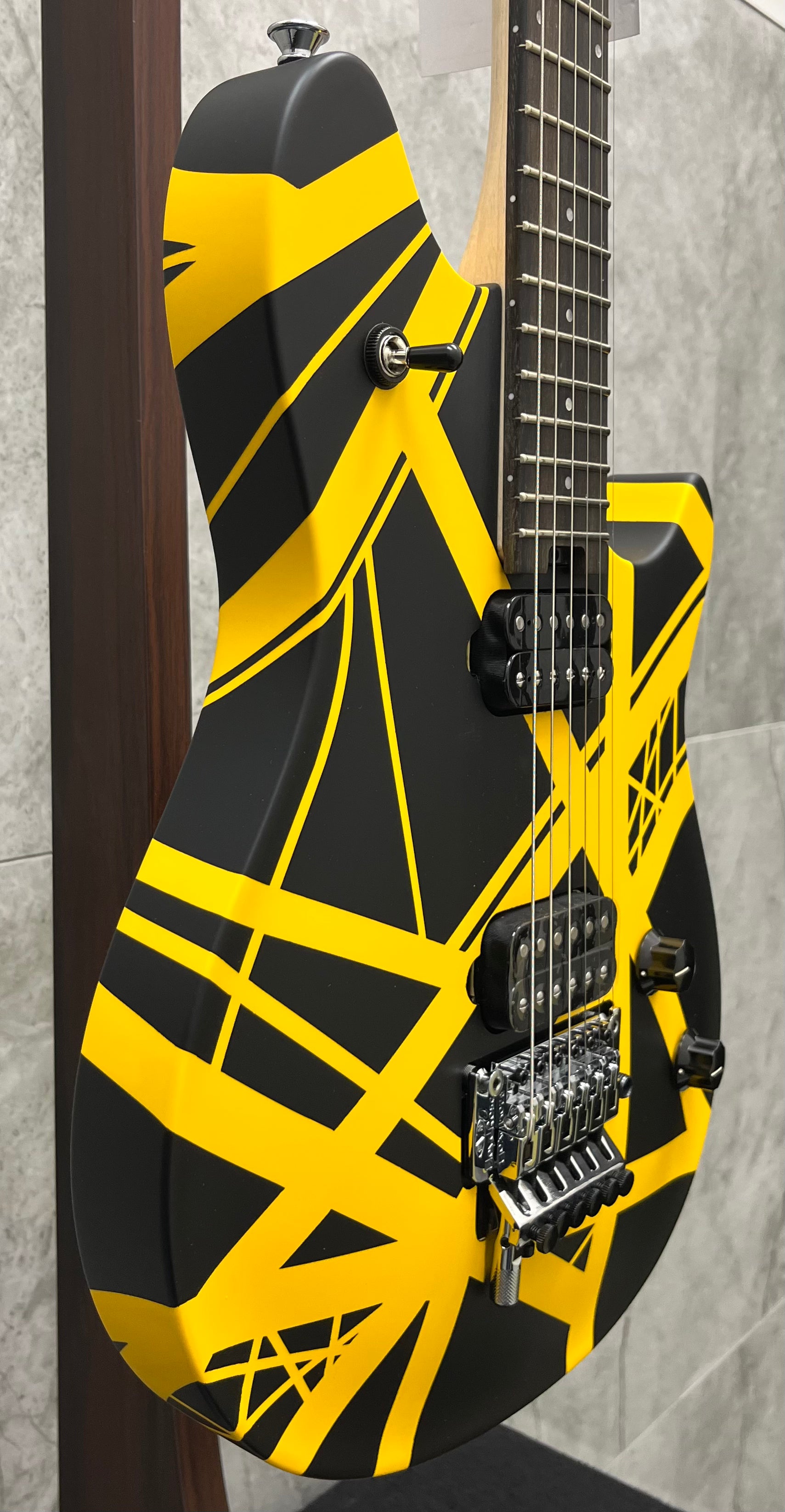 EVH Wolfgang Special Striped Series Ebony Fingerboard Satin Black and Yellow 5107702316 SERIAL NUMBER WG240270M - 7.2 LBS