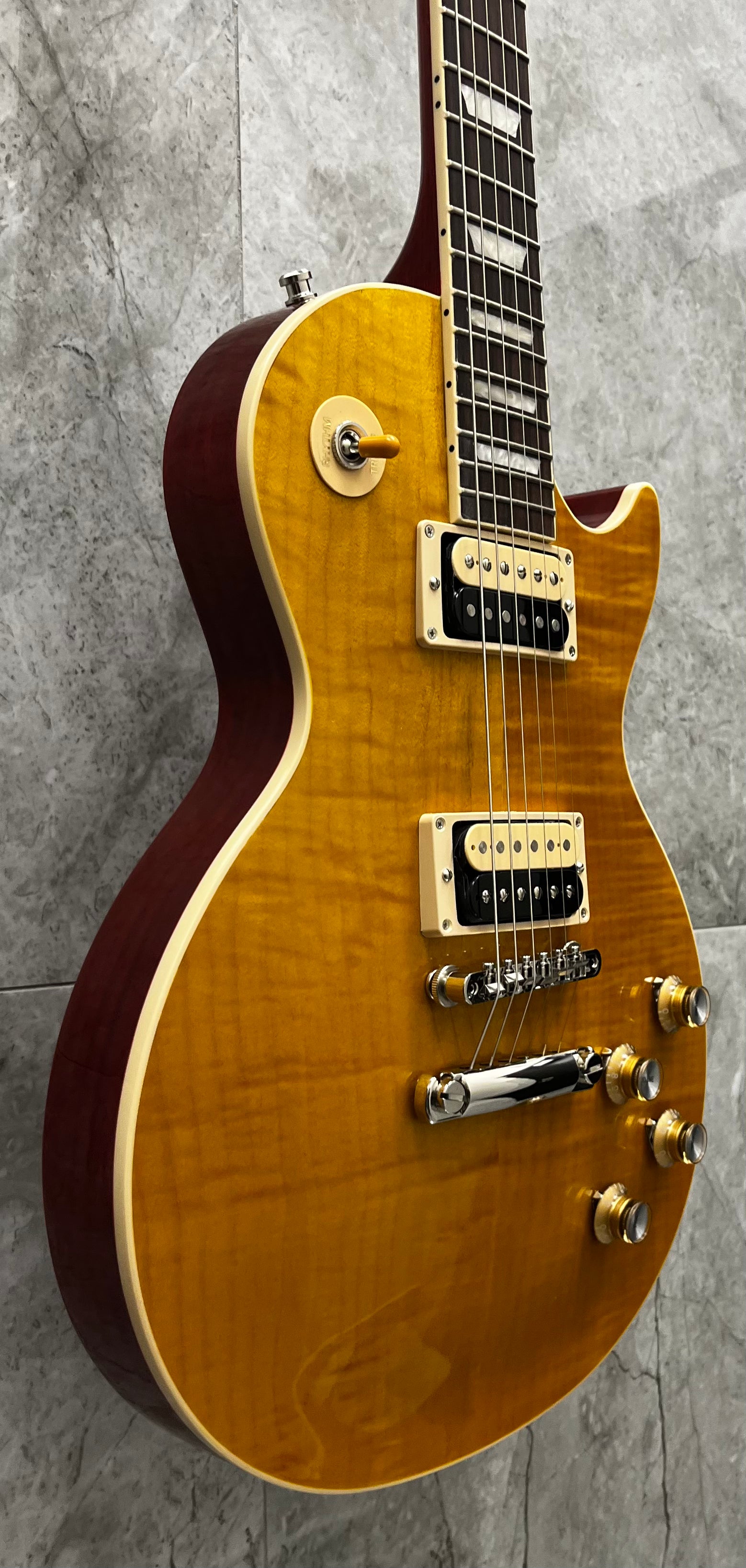 Gibson USA Slash Les Paul Standard LPSS00APNH Appetite Amber SERIAL NUMBER 230050028&nbsp;- 8 LBS 5 OZ