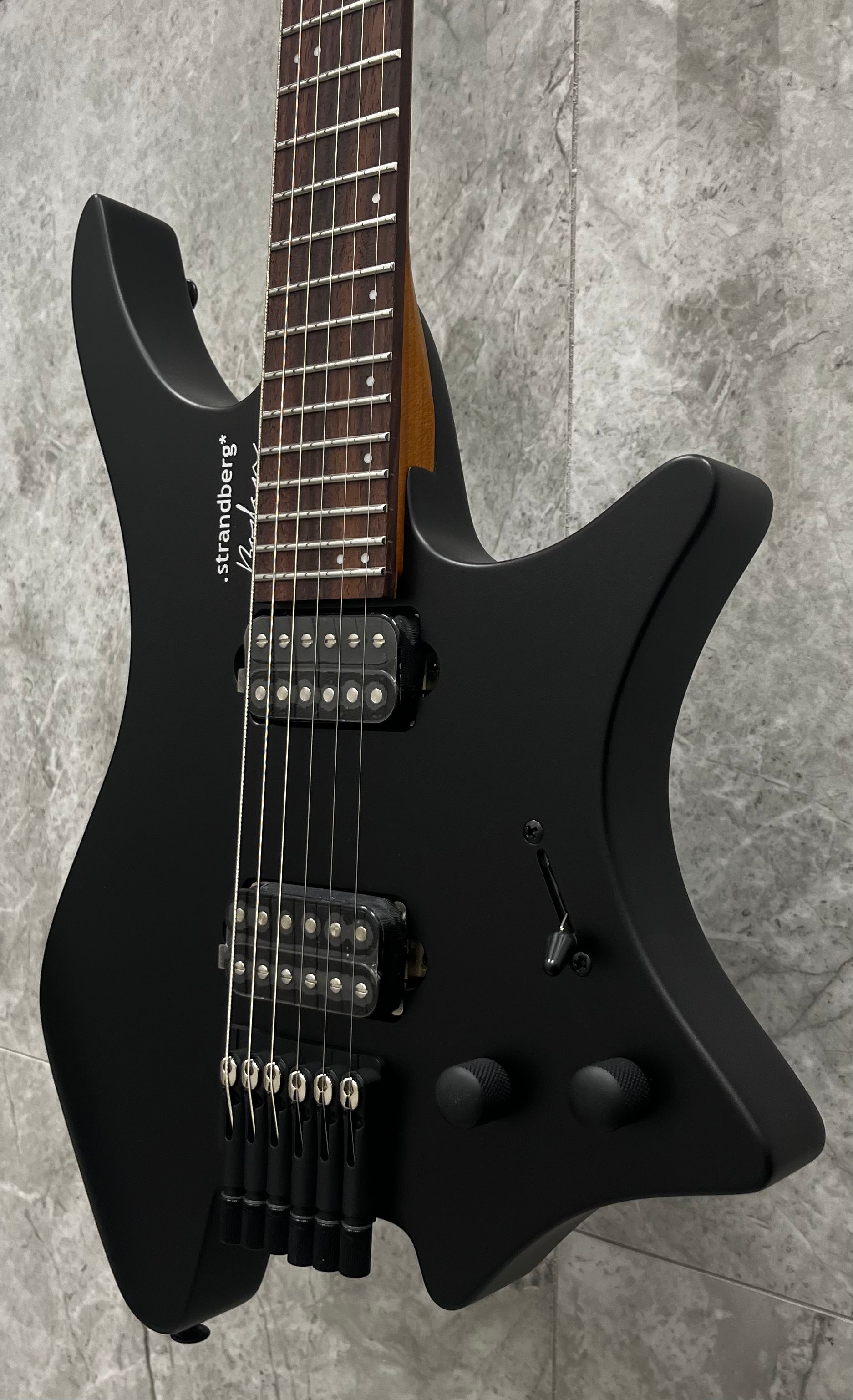 Strandberg Boden Essential 6 Black Granite BD6CT-24E-R-S-BK 2 YEAR WARRANTY SERIAL NUMBER C2517048 - 4 LBS 14 OZ