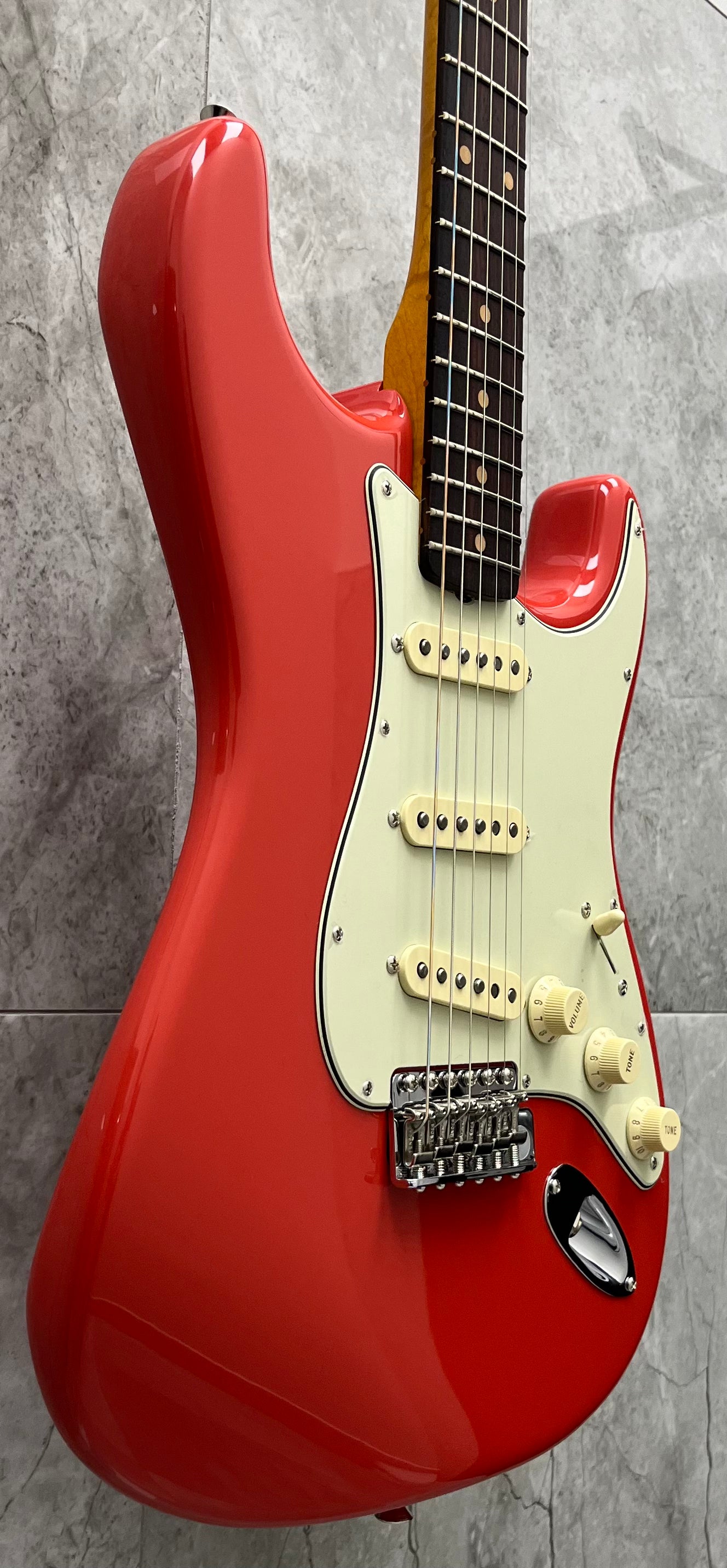Fender Limited Edition Dealer Exclusive Slab Rosewood American Vintage II 1961 Stratocaster, Rosewood Fingerboard - Fiesta Red 0170250840 SERIAL NUMBER V2558505 - 8 LBS 1 OZ
