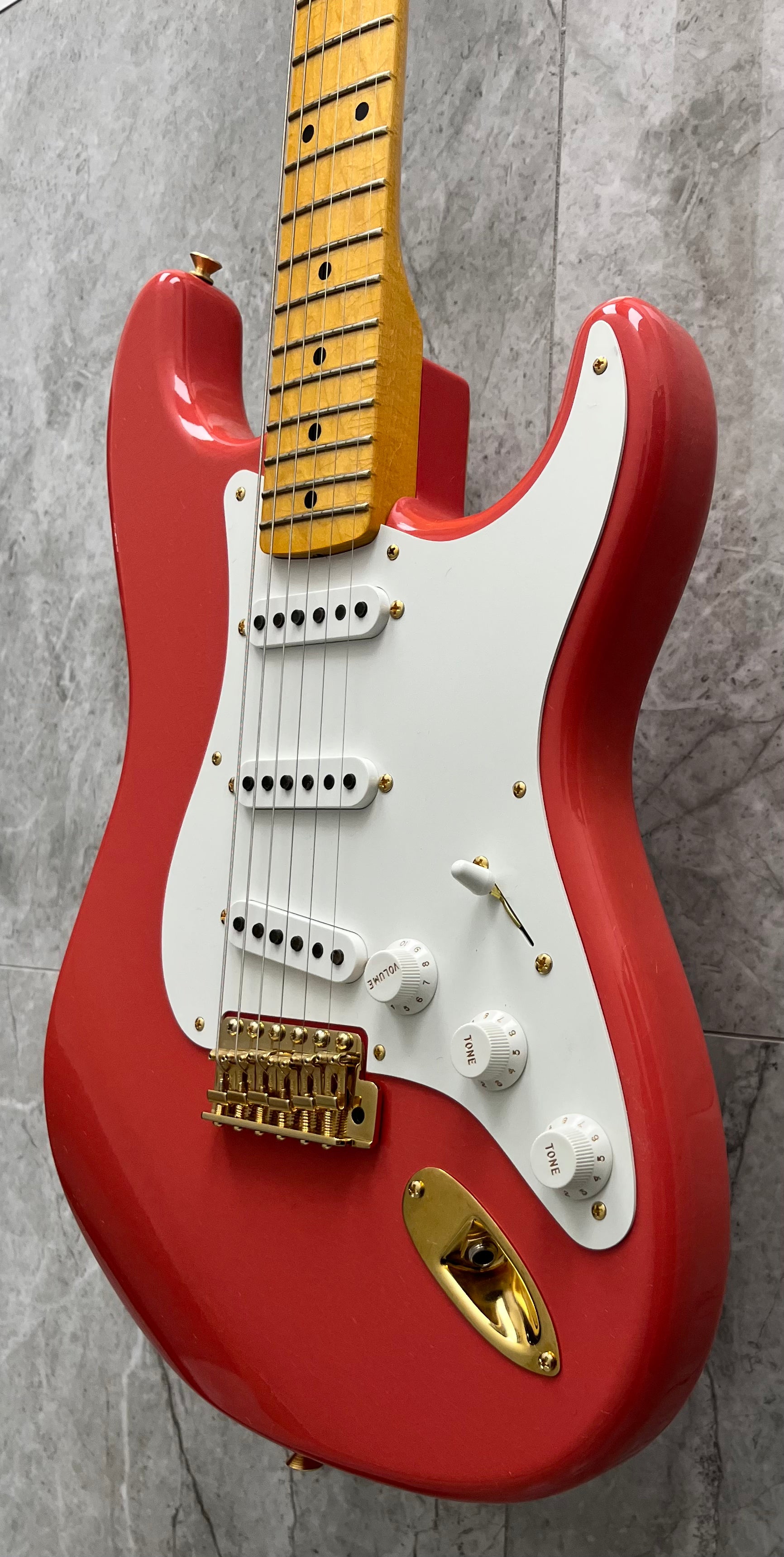 Fender Custom Shop 1955 Stratocaster DLX Closet Classic 1-Piece Maple Neck, Faded Aged Fiesta Red 9235700037 SERIAL NUMBER CZ585538 - 6 LBS 15 OZ