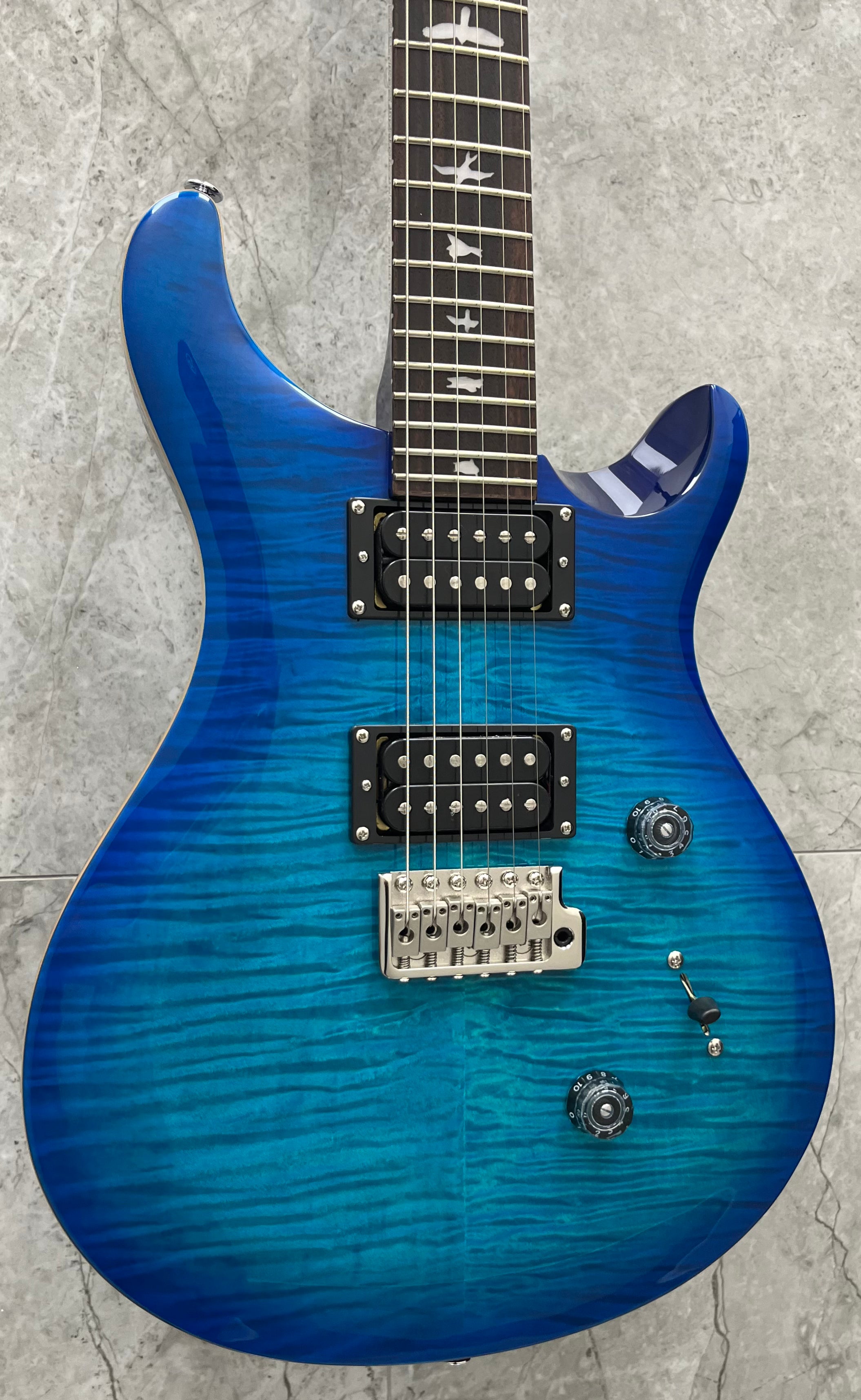 PRS GUITARS SE Custom 24 W/ GIG BAG Lake Blue 108193:LB SERIAL NUMBER CTIG108250 - 7 LBS 10 OZ
