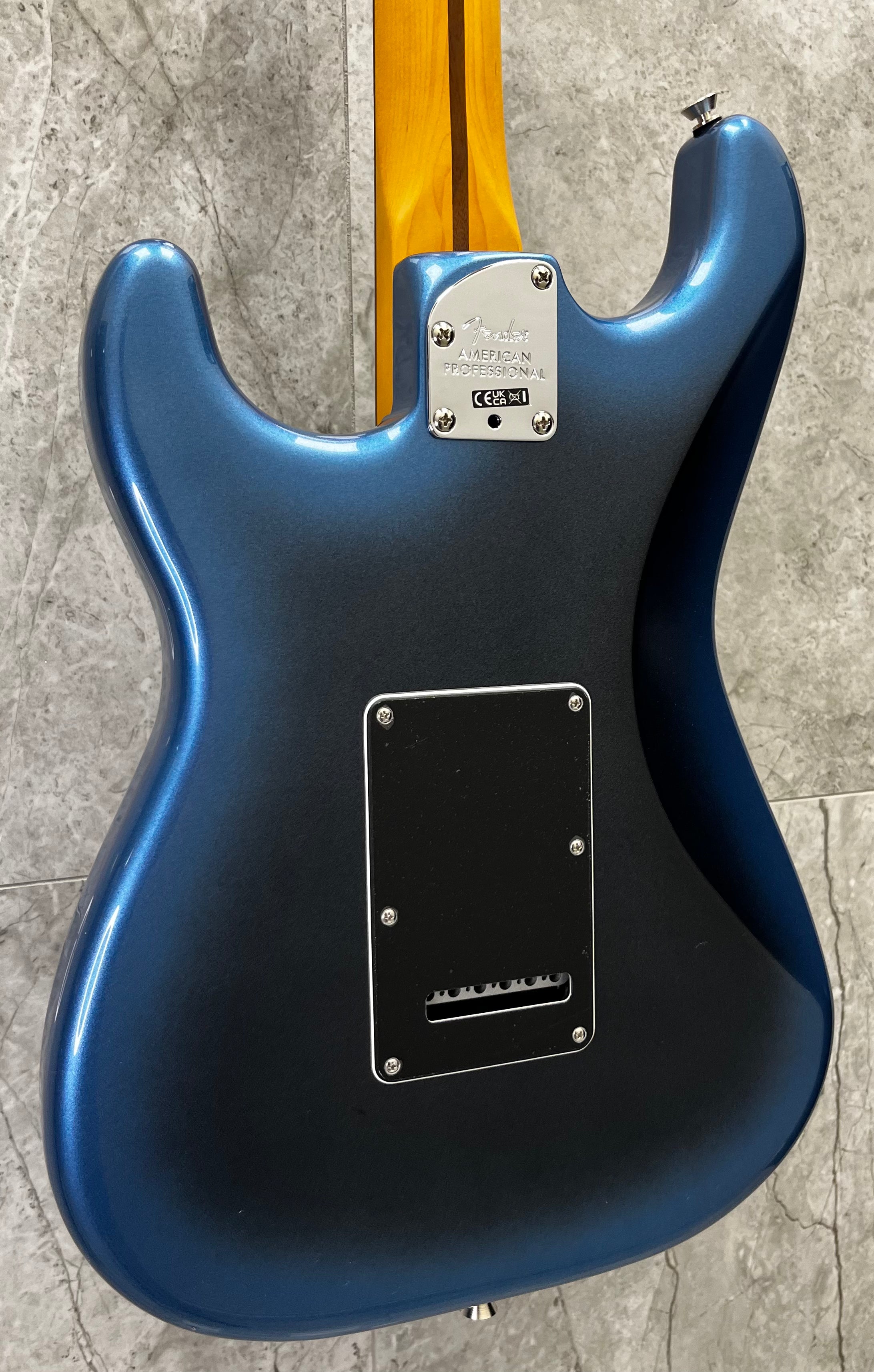 FENDER American Professional Stratocaster MADE IN THE USA Rosewood Fingerboard, Dark Night 011-1110-761 SERIAL NUMBER US26081717 - 8 LBS 4 OZ