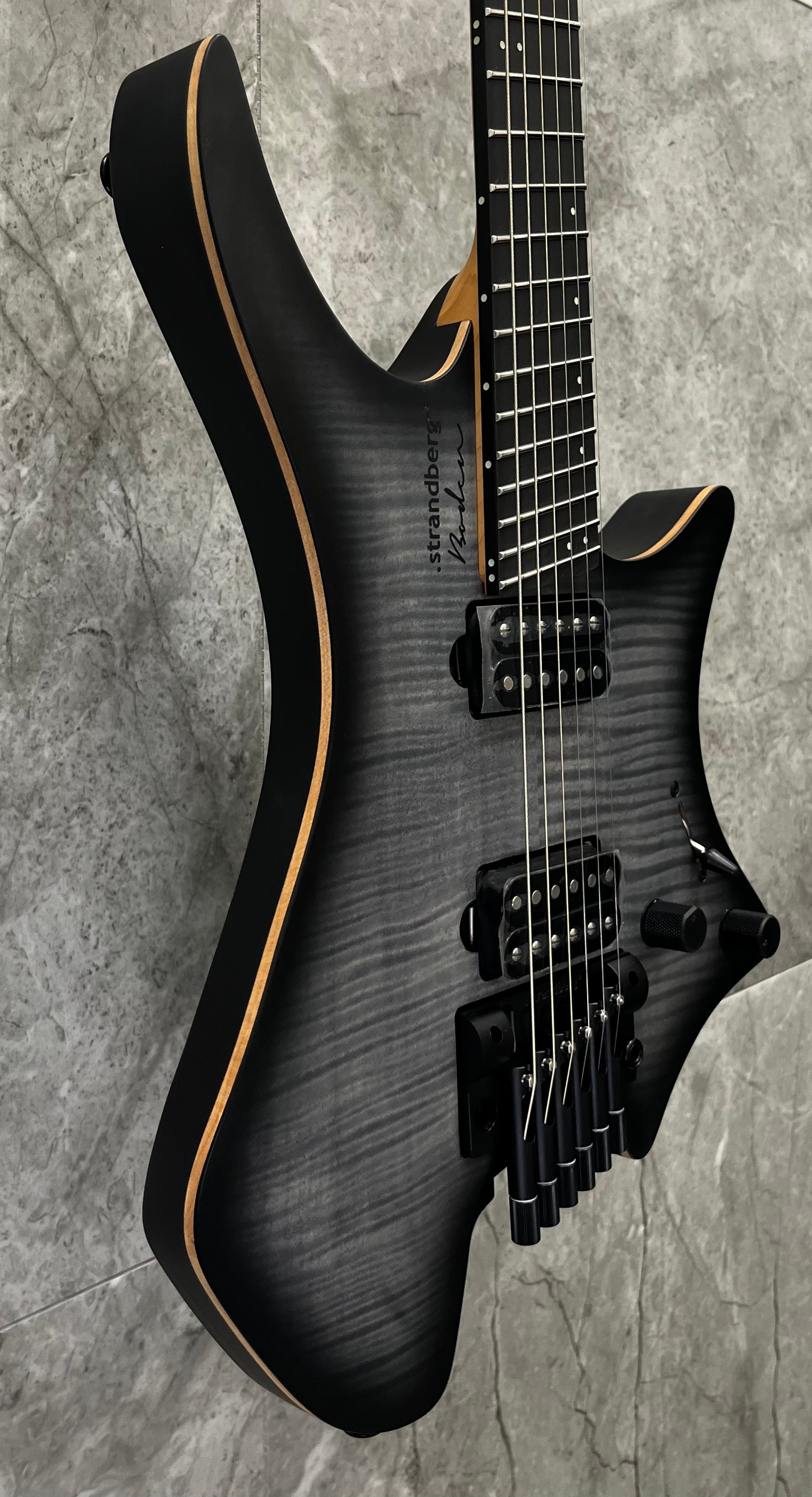 Strandberg Headless Boden Prog NX 6 Charcoal Black BD6TCT-21P-L-F-BK SERIAL NUMBER C2506463 - 4 LBS 14 OZ
