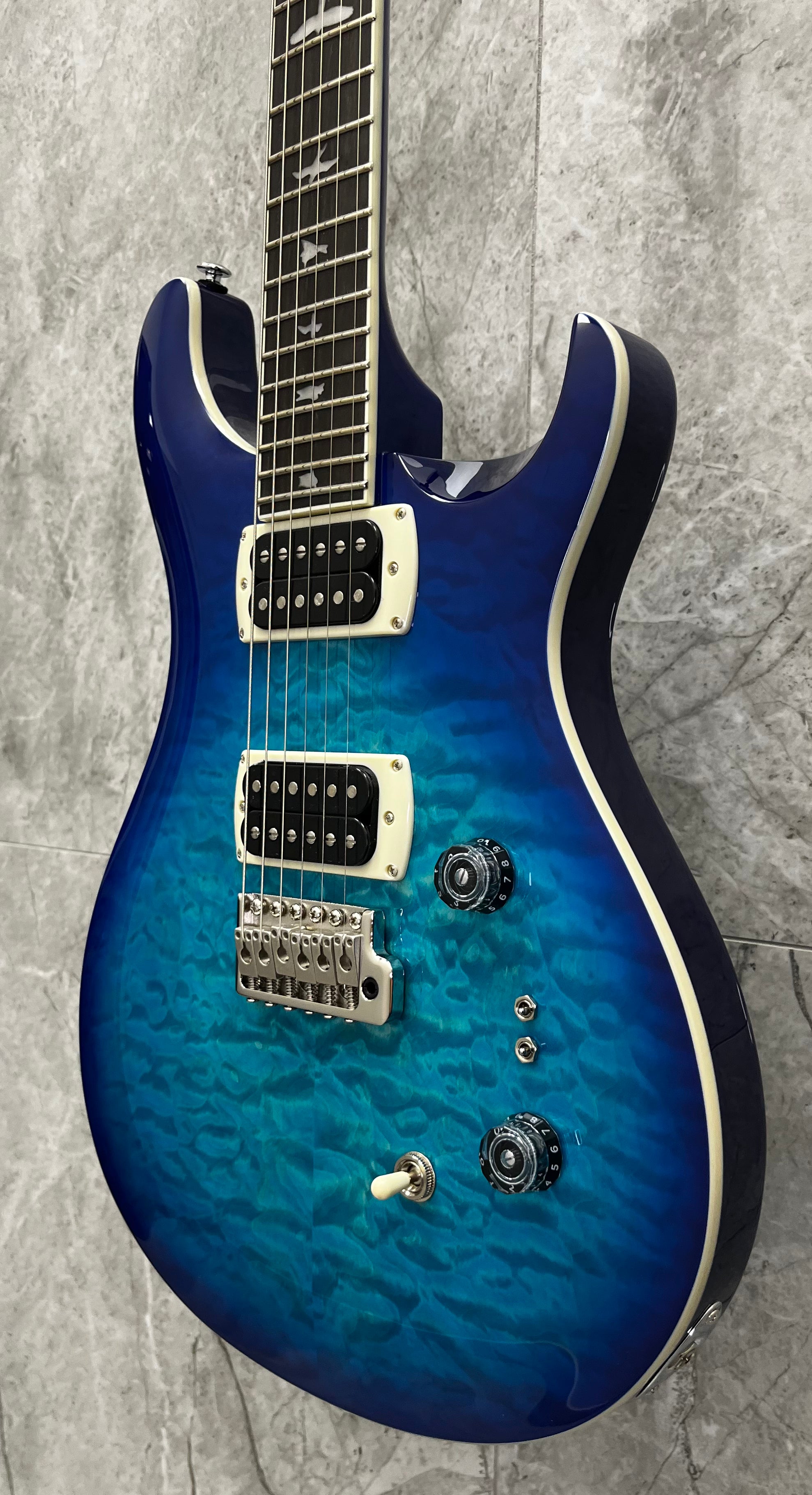 PRS GUITARS SE Custom 24-08 Quilt TOP Lake Blue 115995:LB SERIAL NUMBER CTIH077544 7 LBS 12 OZ