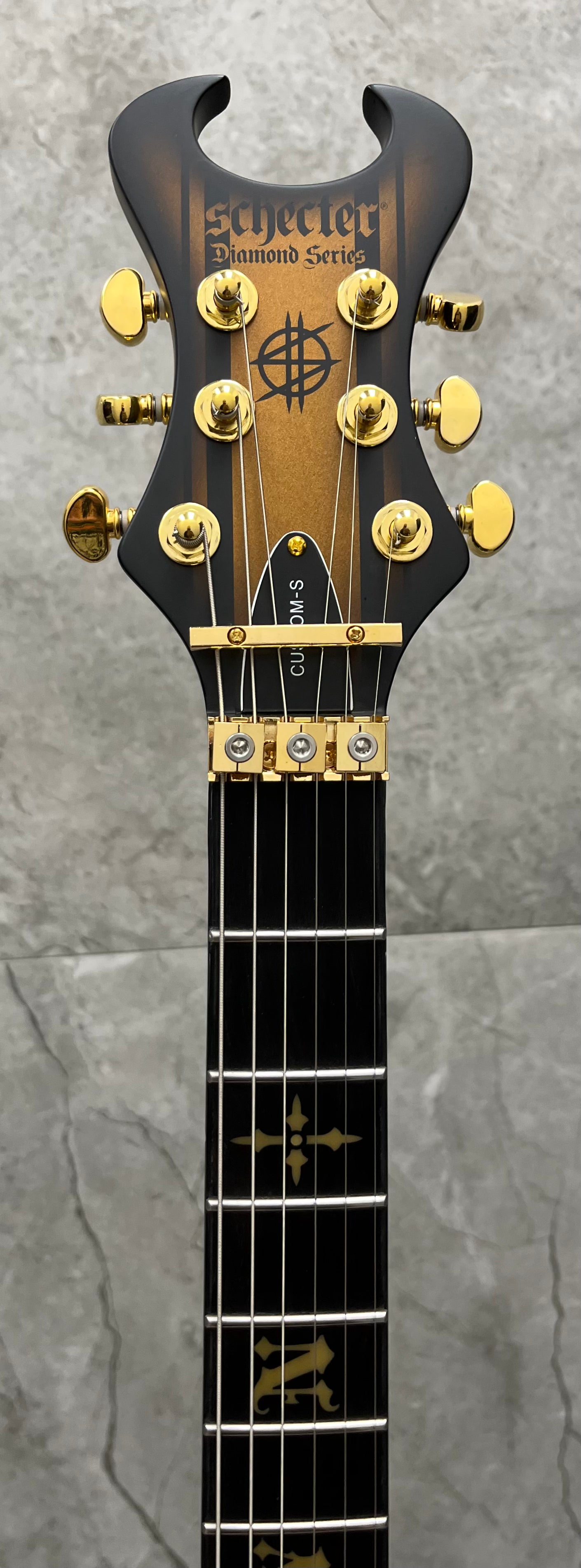Schecter SYNYSTER-CST-S-SGB SYNYSTER CUSTOM-S SUSTAINIAC Satin Gold Burst 1743-SHC
