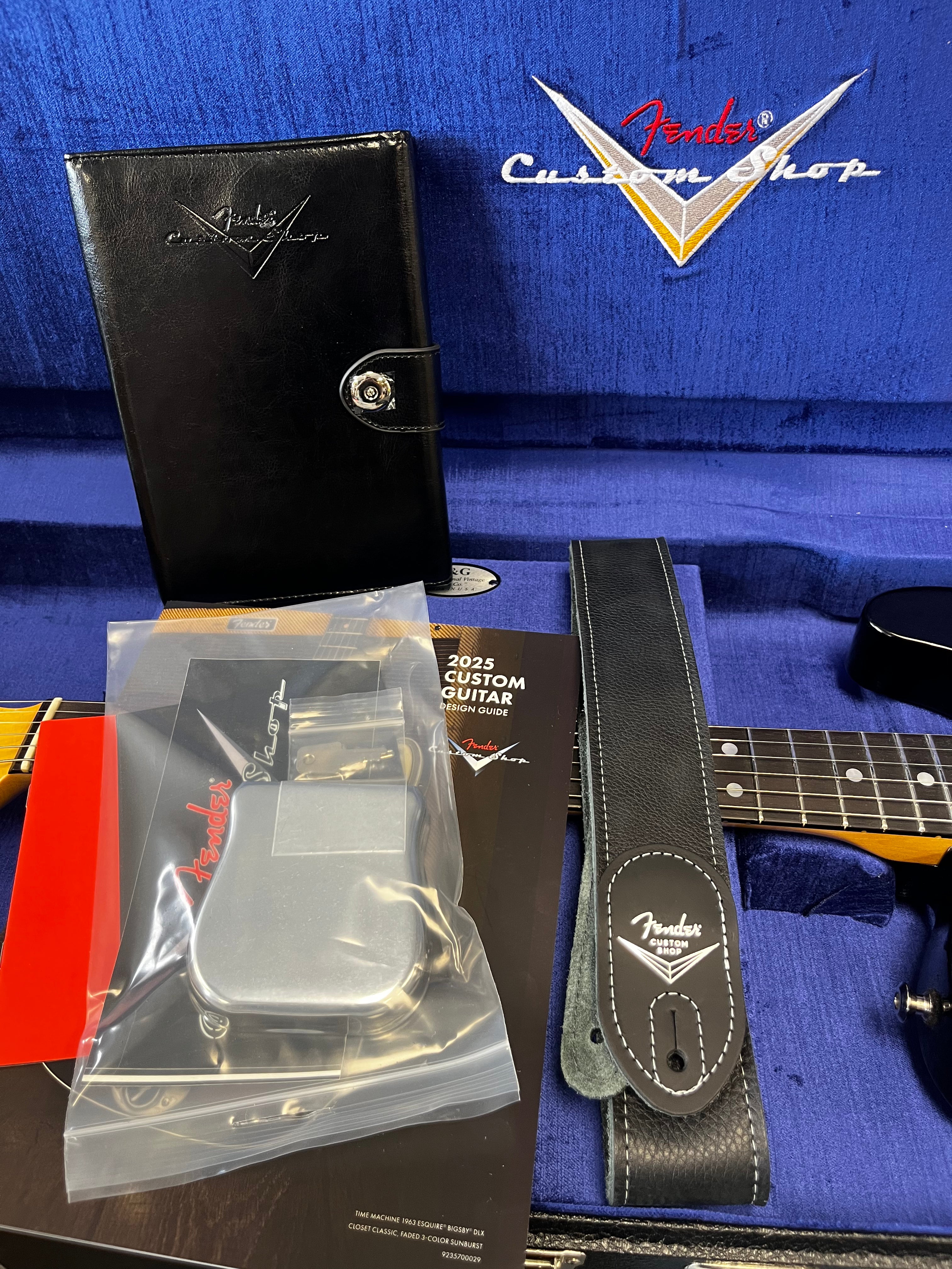 Fender USA Custom Shop Postmodern Telecaster Deluxe Closet Classic Ebony Transparent 9235700250 SERIAL NUMBER R149592 - 6 LBS 10 OZ