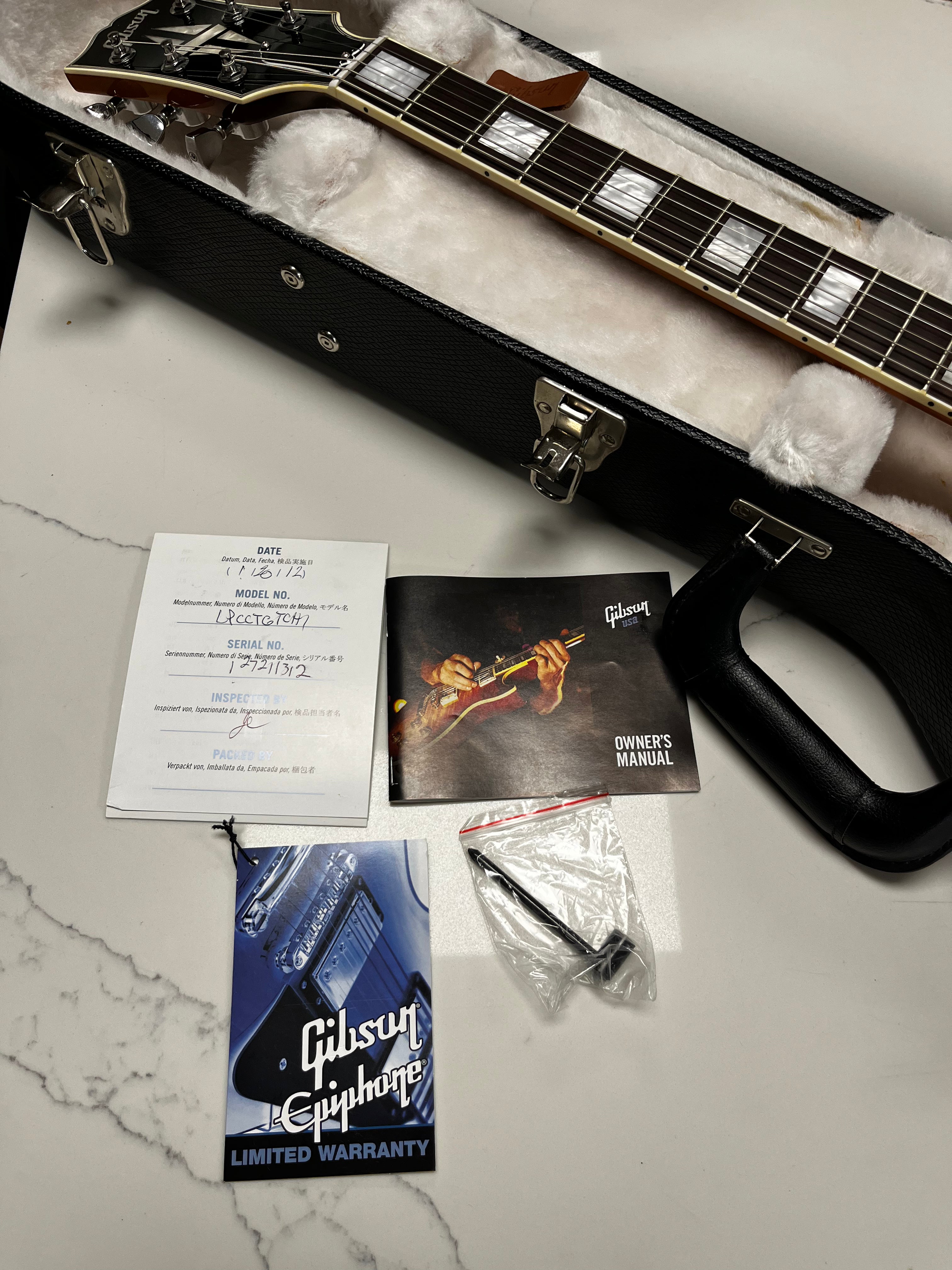 Gibson USA Les Paul Custom Classic Gold Top  - Consignment - USED SPECIAL 2012 - EXCELLENT CONDITION - SERIAL NUMBER 127211312 - 9 LBS 6 OZ