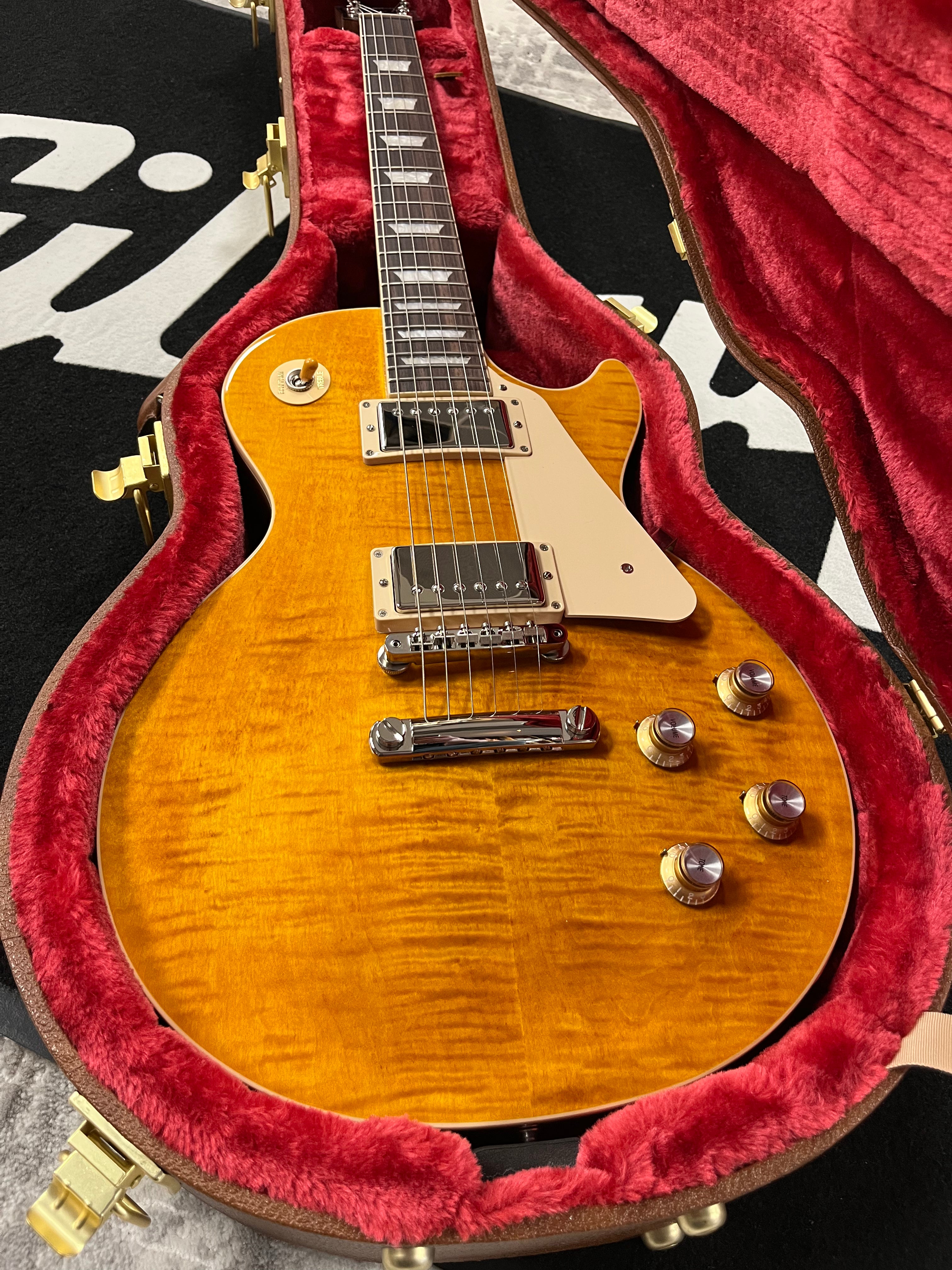 Gibson USA Les Paul Standard 60s Figured Flame Top - Honey Amber LPS600HYNH SERIAL NUMBER 202750273 - 9.6 LBS